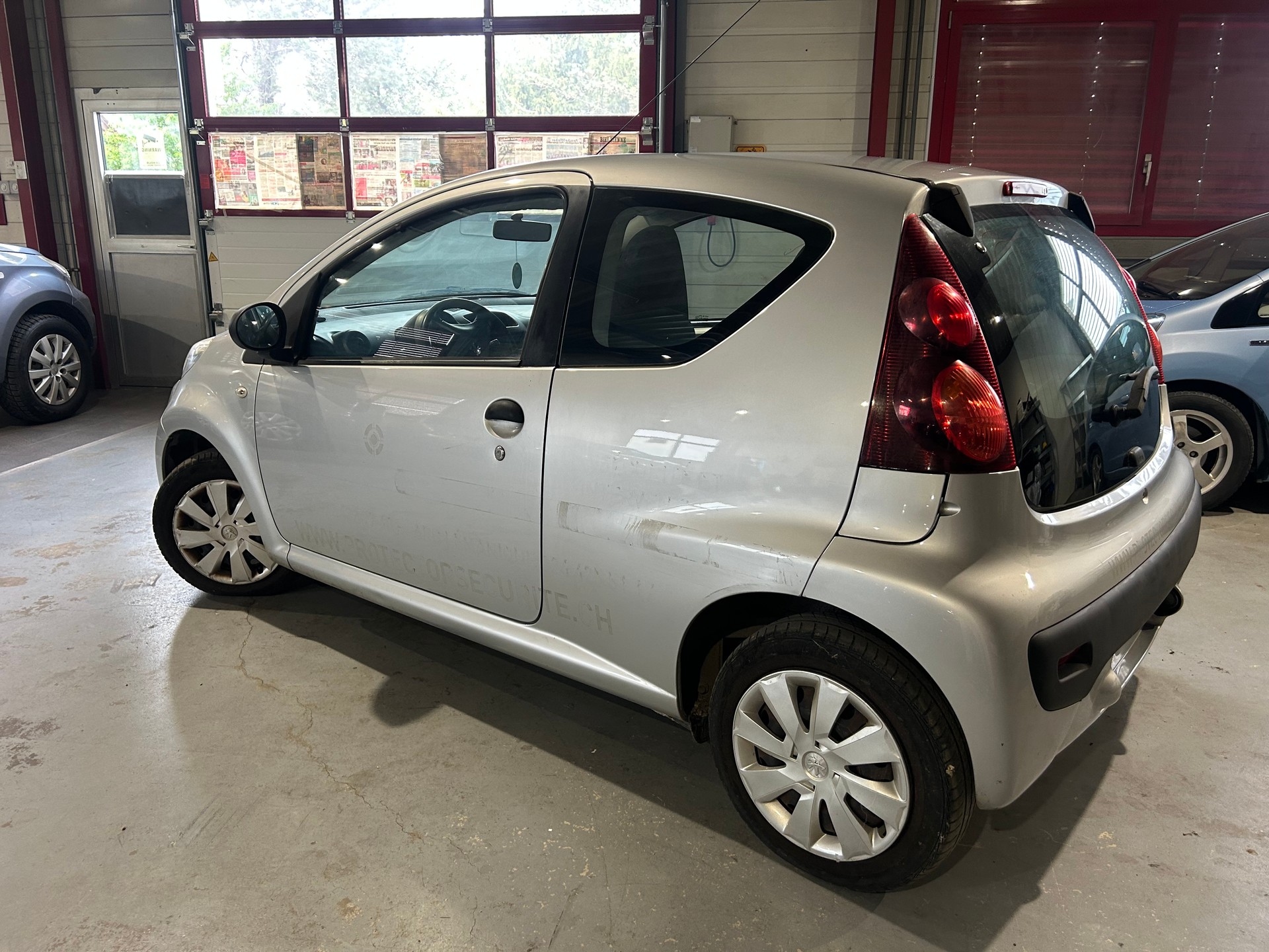 PEUGEOT 107 1.0 Active-image-3