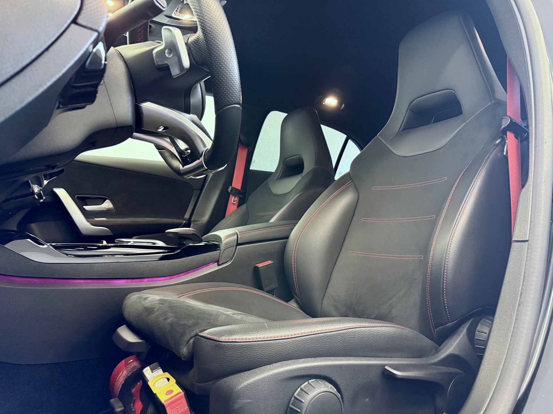 MERCEDES-BENZ A 35 AMG 4Matic Speedshift-image-19