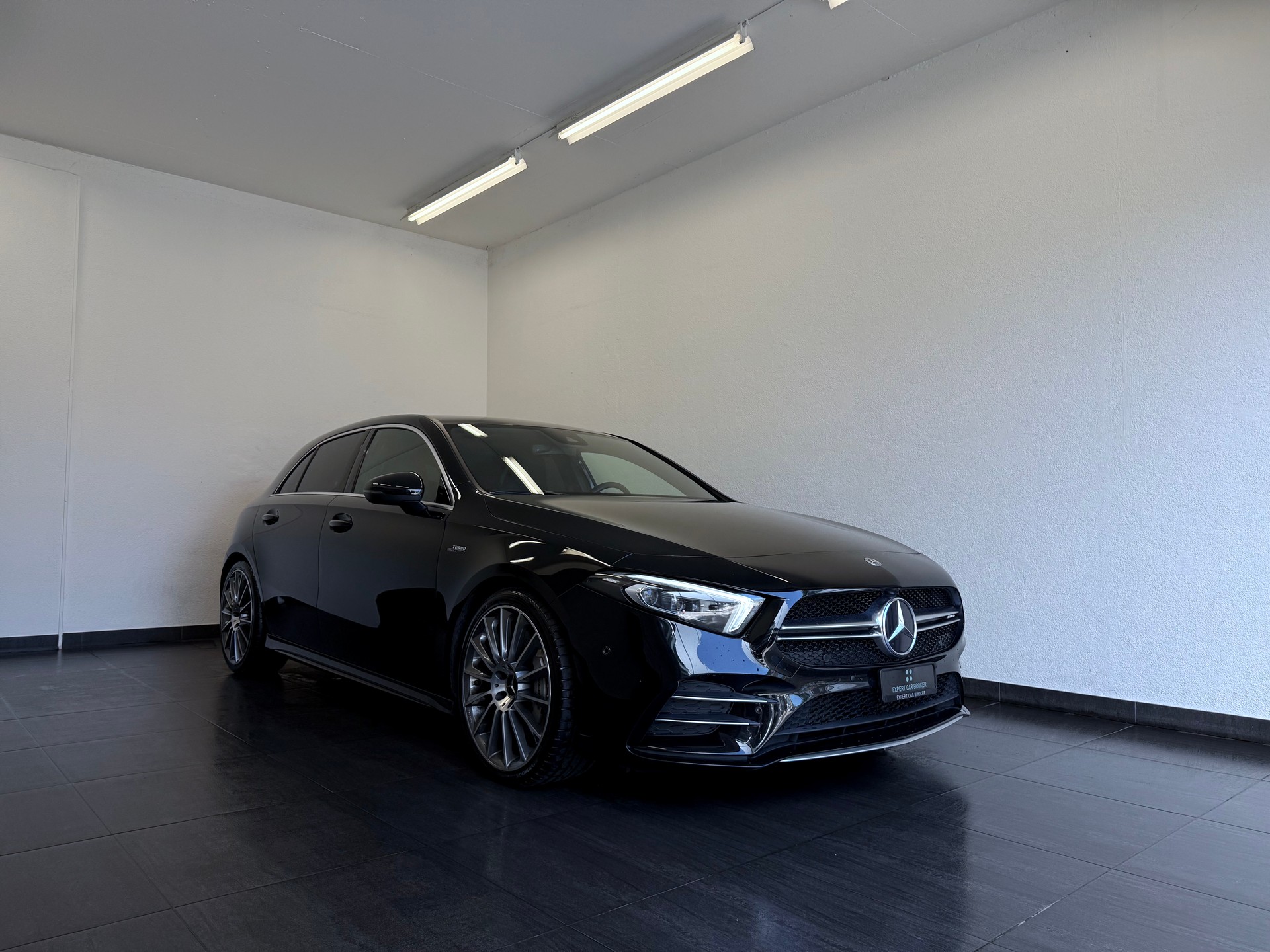 MERCEDES-BENZ A 35 AMG 4Matic Speedshift-image-1
