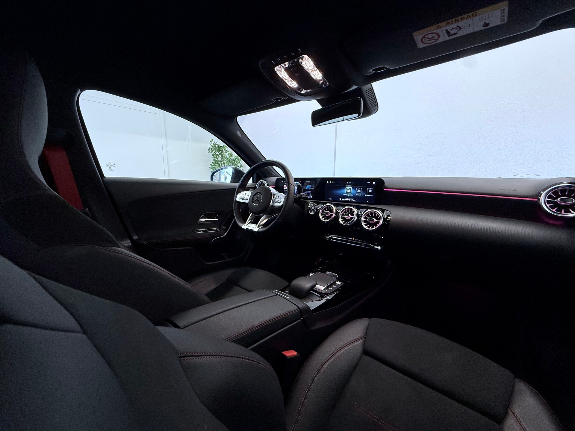 MERCEDES-BENZ A 35 AMG 4Matic Speedshift-image-21