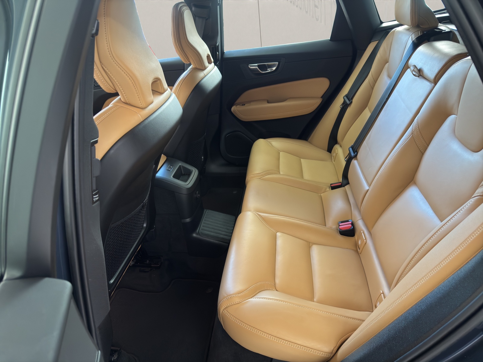 VOLVO XC60 2.0 T6 TE Ultimate Bright eAWD-image-9