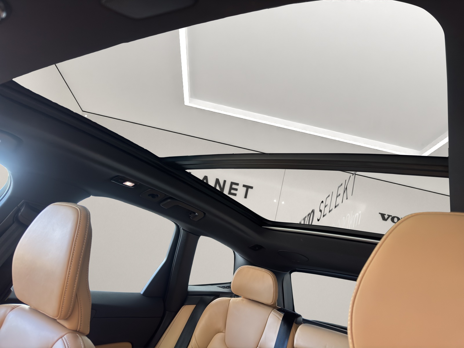 VOLVO XC60 2.0 T6 TE Ultimate Bright eAWD-image-11