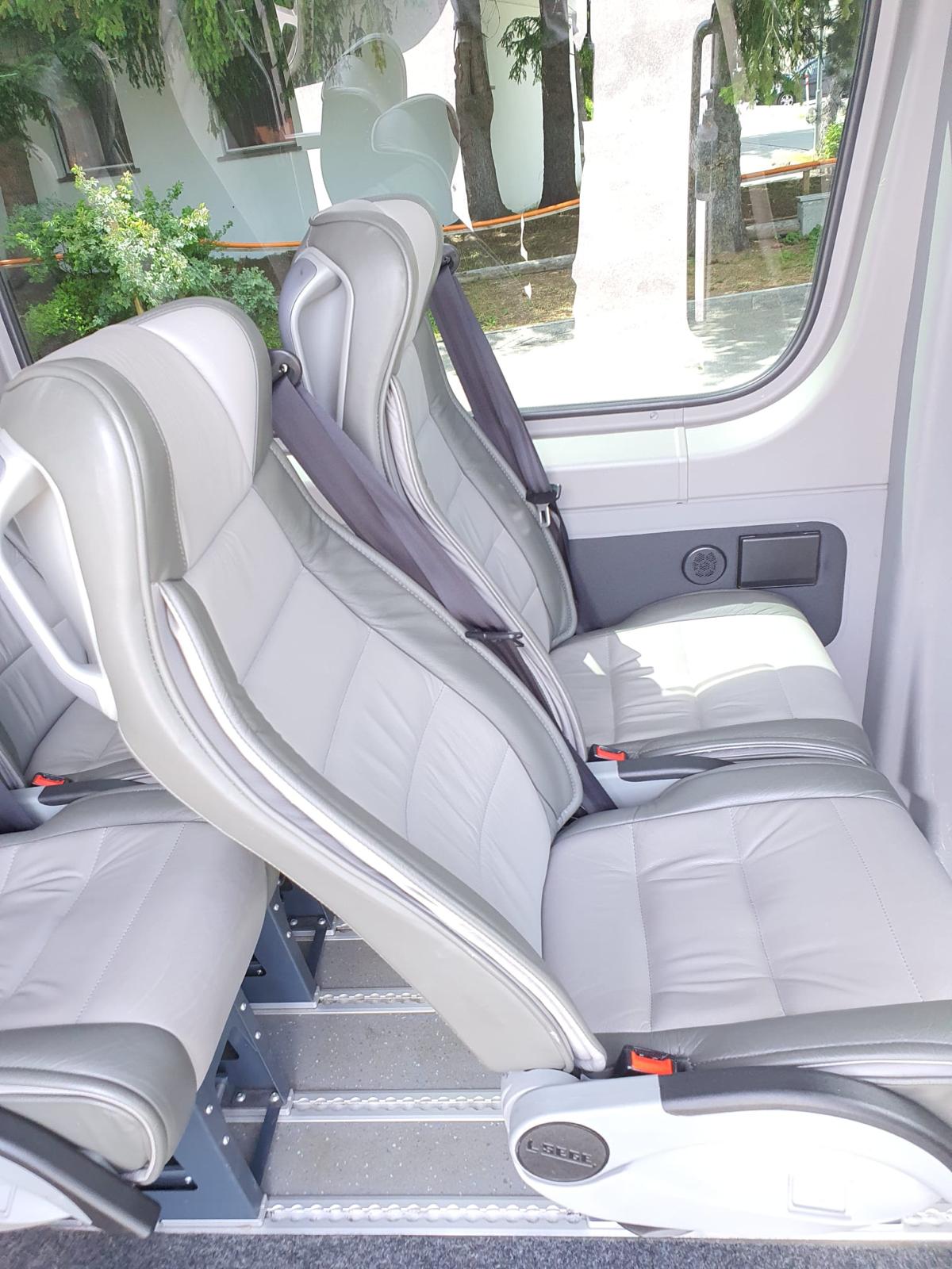 MERCEDES-BENZ 319 Sprinter 13 places 3500 KG-image-4