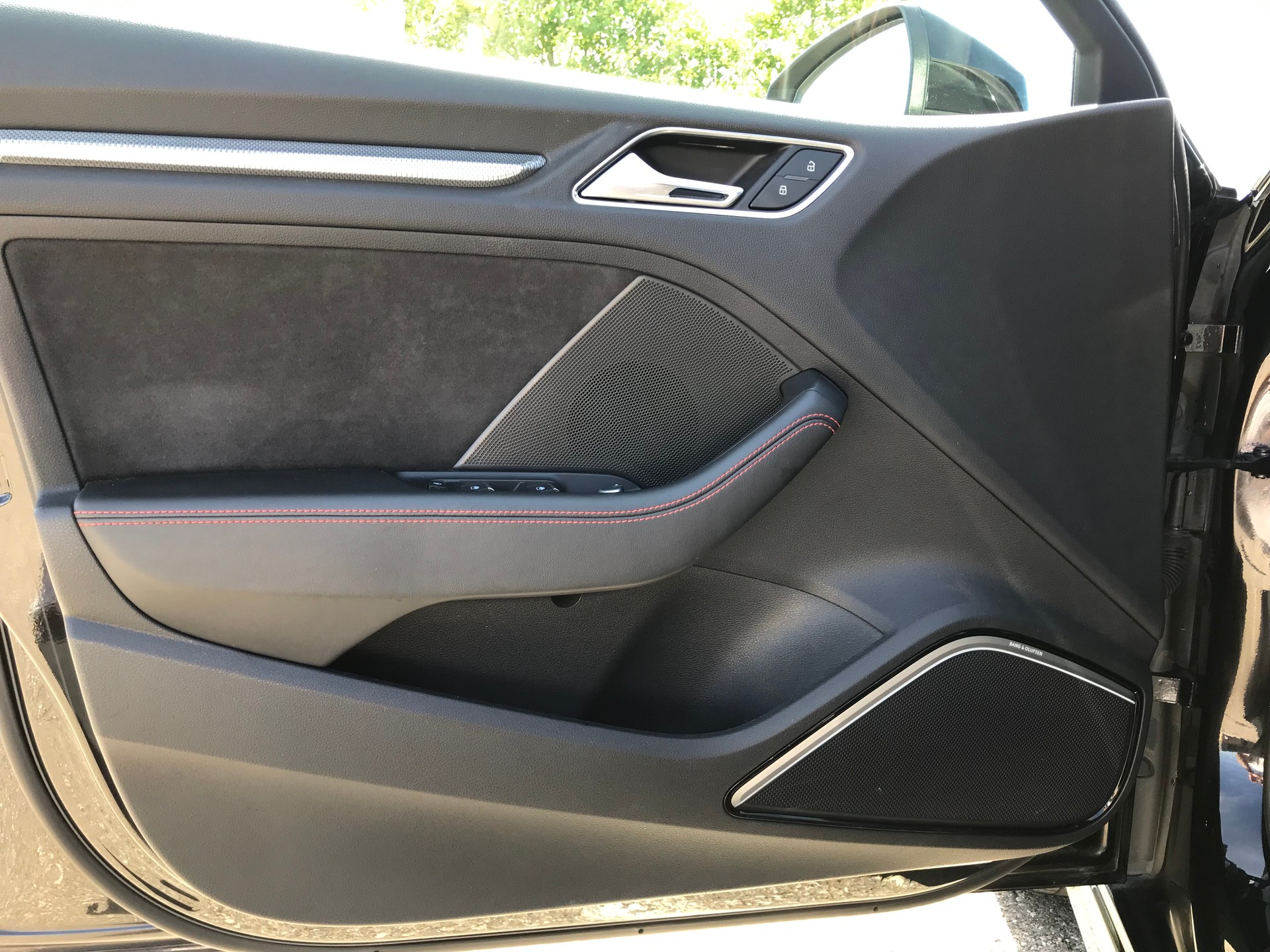 AUDI 2.5 T FSI quattro S-Tronic-image-4