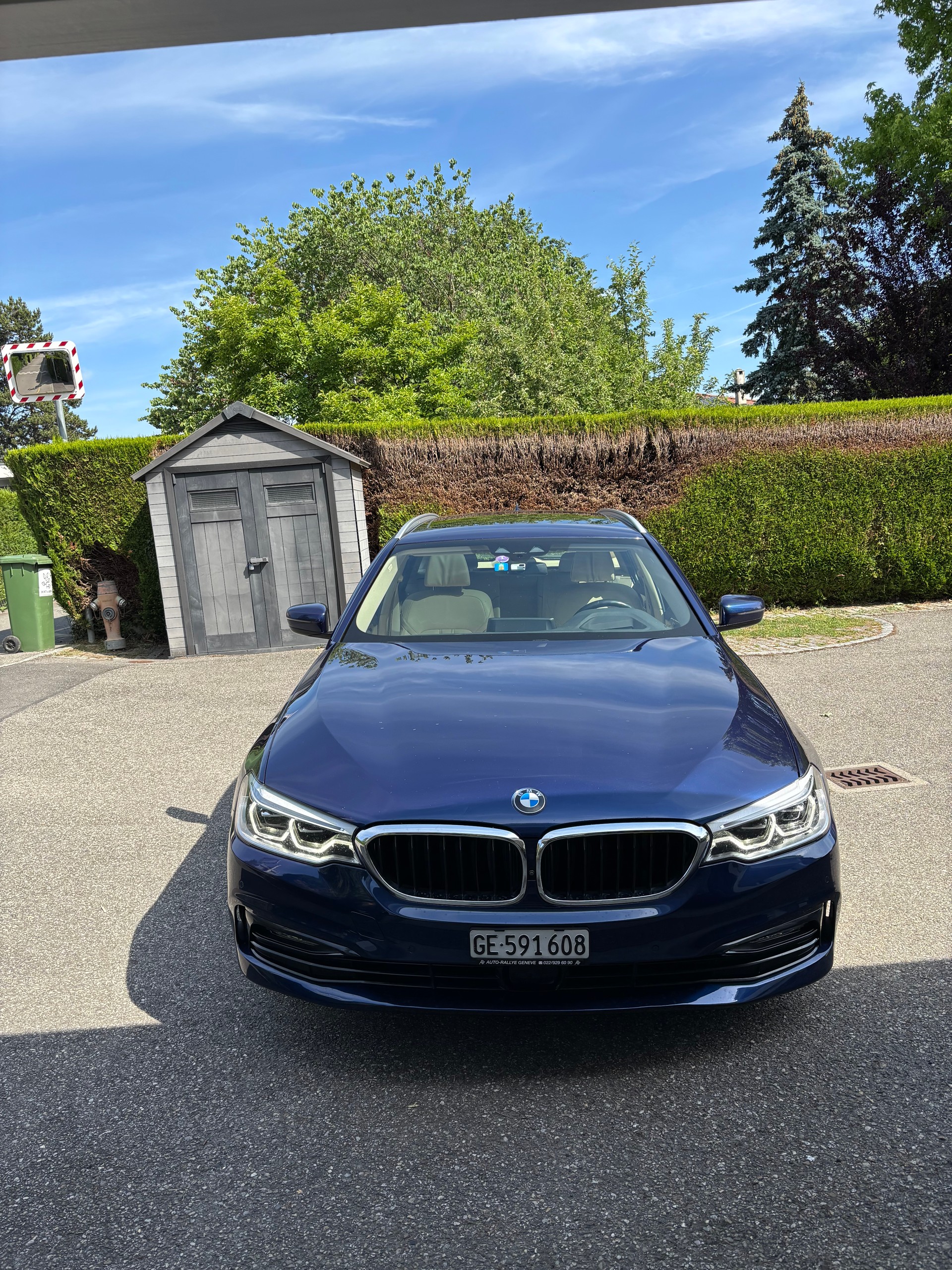 BMW 540i xDrive Sport Line-image-7