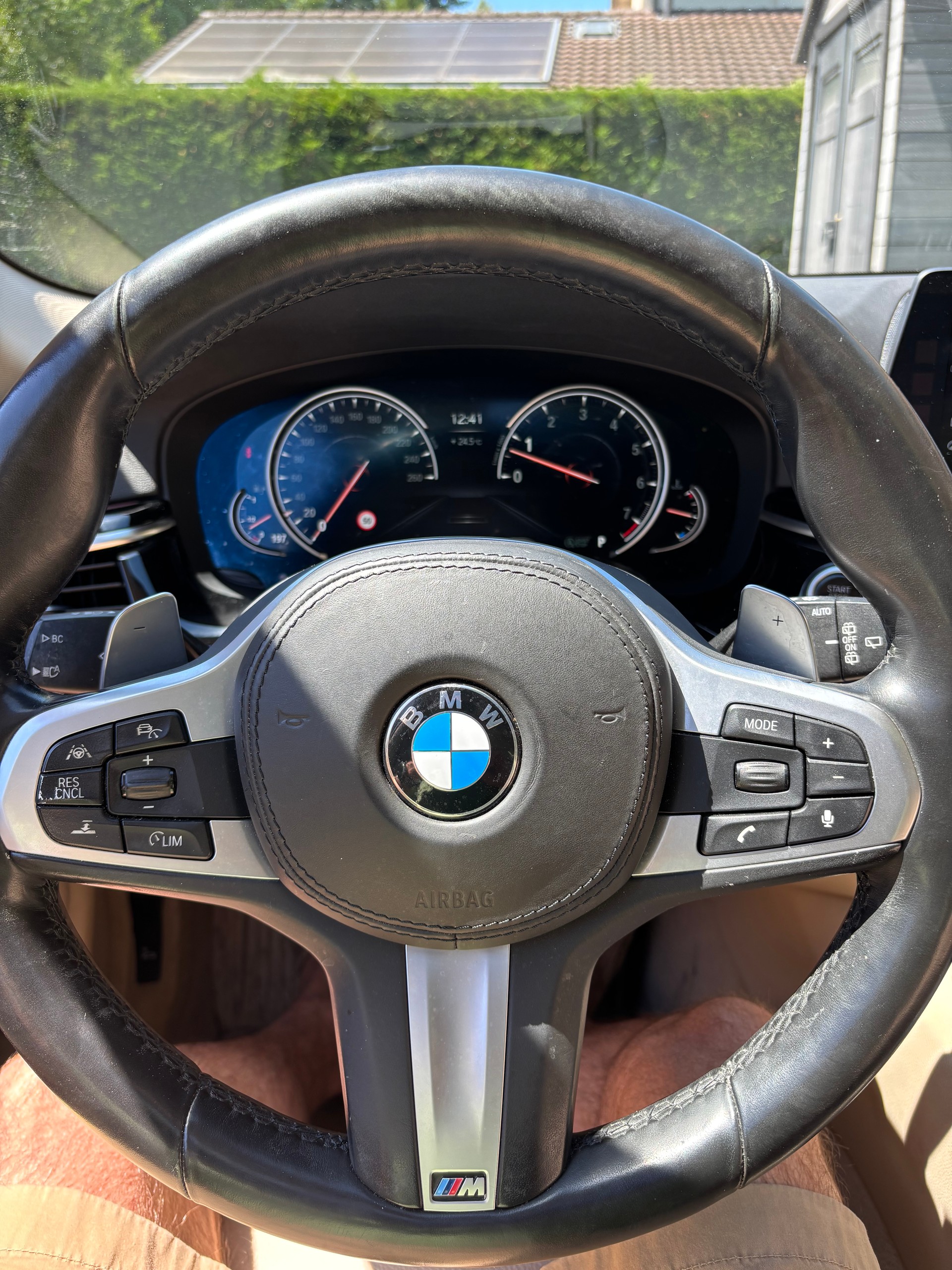 BMW 540i xDrive Sport Line-image-4