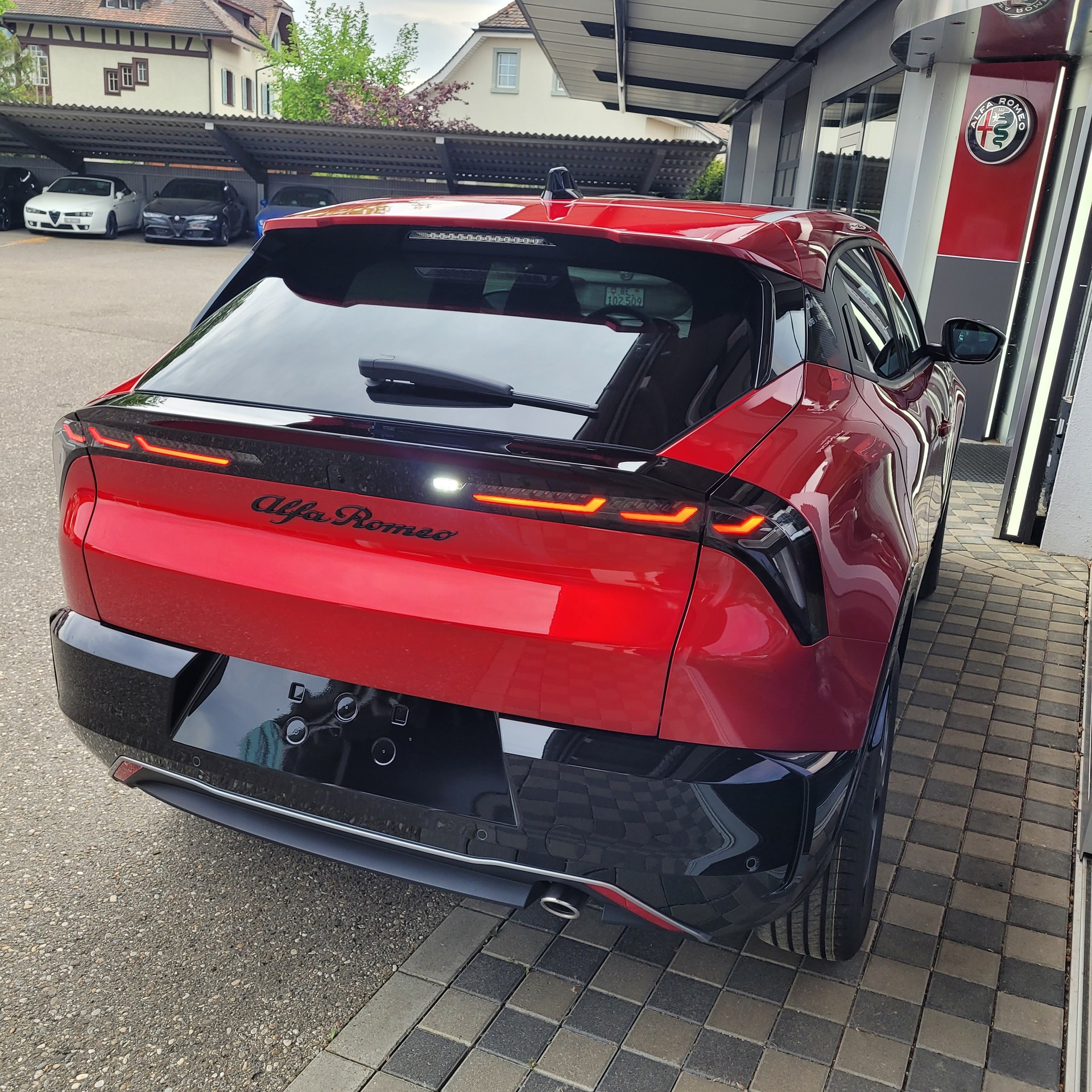 ALFA ROMEO Junior 1.2 48V Hybrid Q4 Sport Speciale-image-2