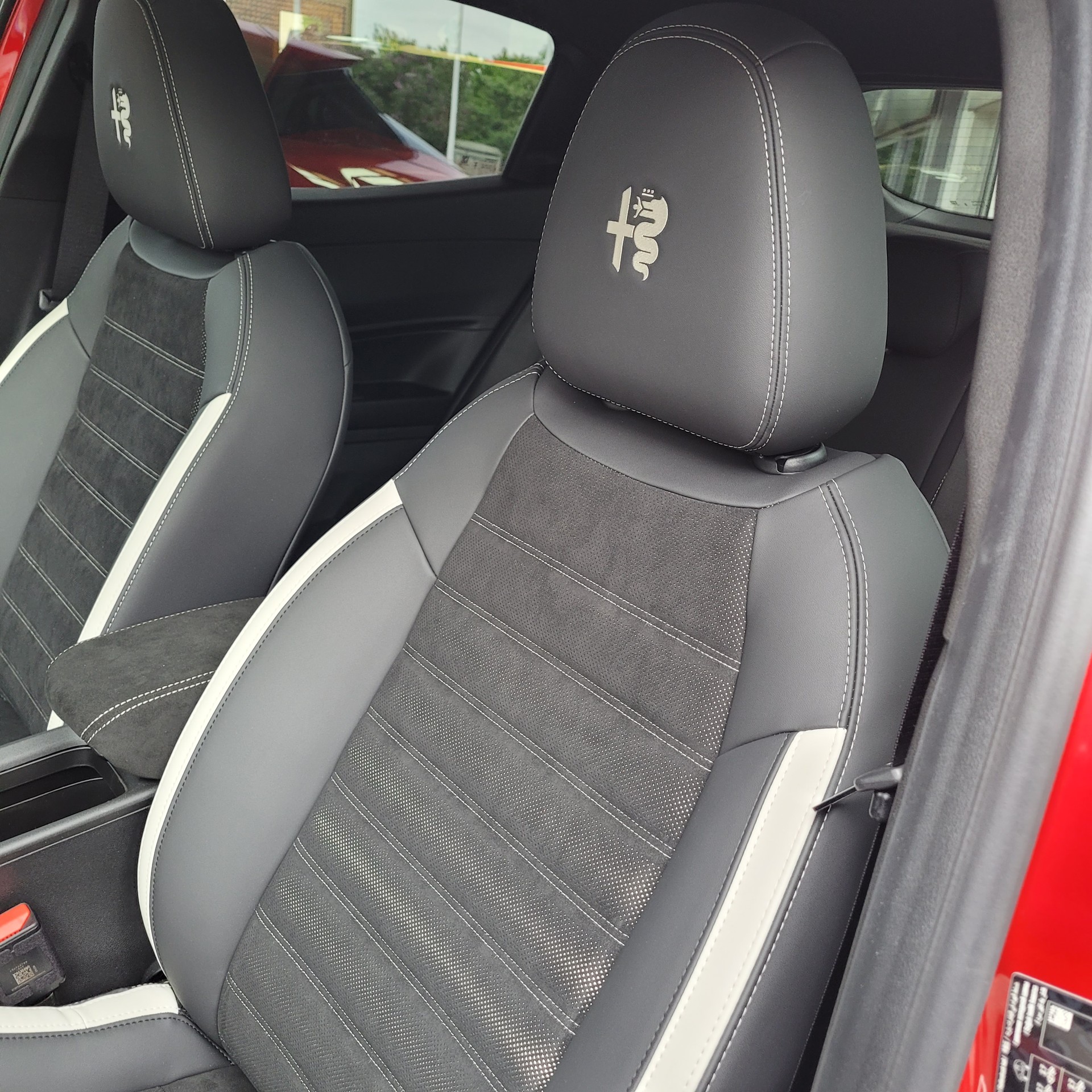 ALFA ROMEO Junior 1.2 48V Hybrid Q4 Sport Speciale-image-6