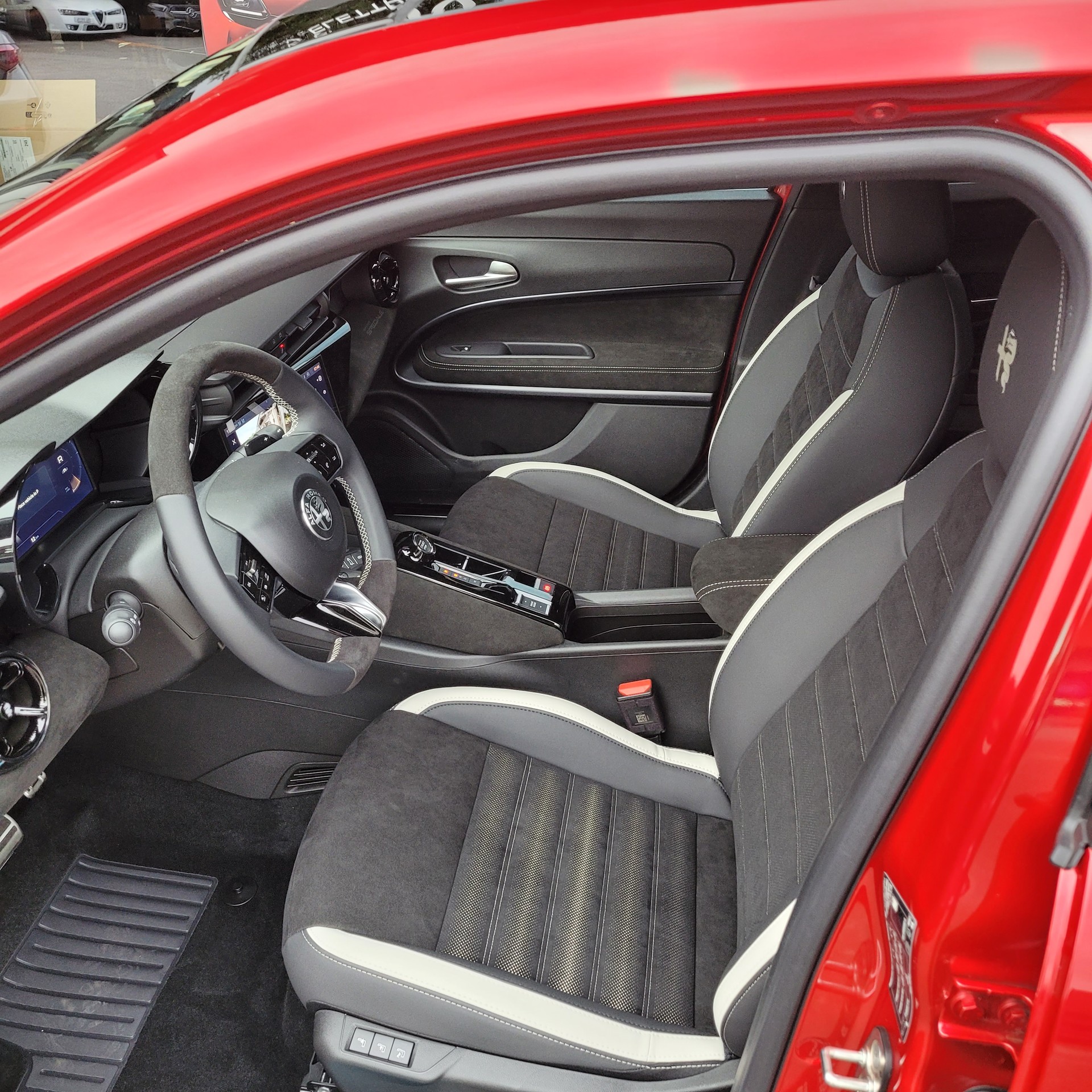 ALFA ROMEO Junior 1.2 48V Hybrid Q4 Sport Speciale-image-5