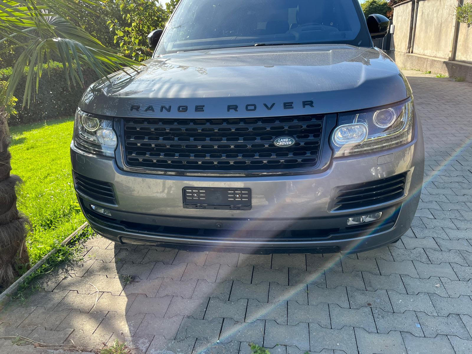 LAND ROVER 4.4 SDV8 Autobiography-image-0