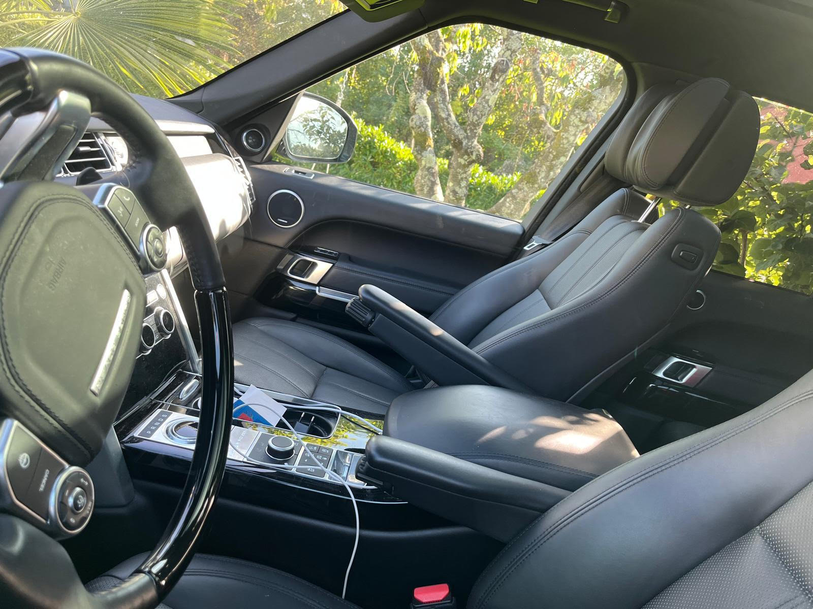 LAND ROVER 4.4 SDV8 Autobiography-image-4