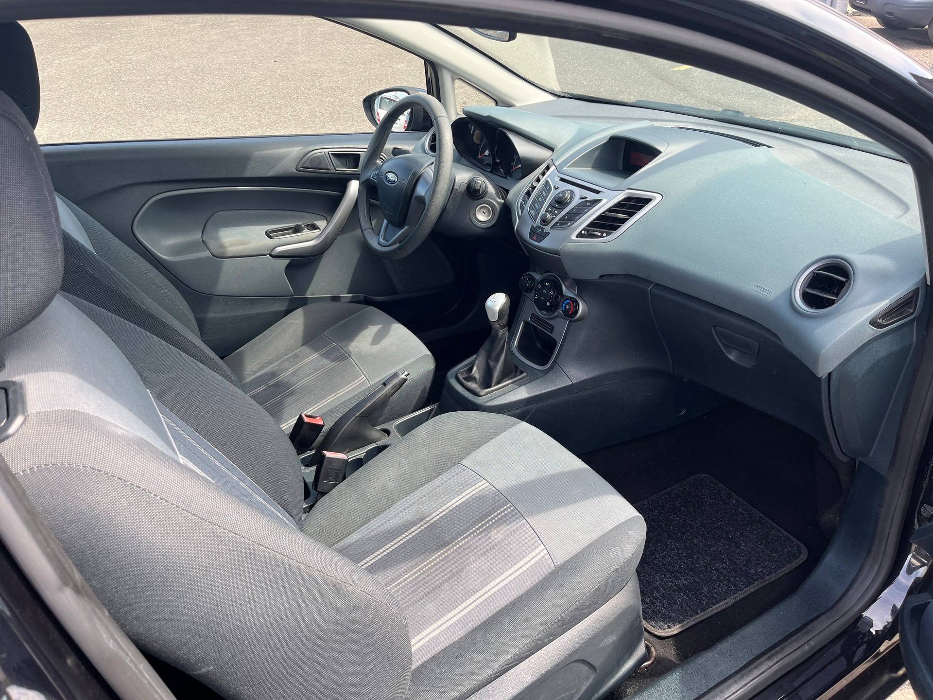 FORD Fiesta 1.25 16V Ambiente-image-5