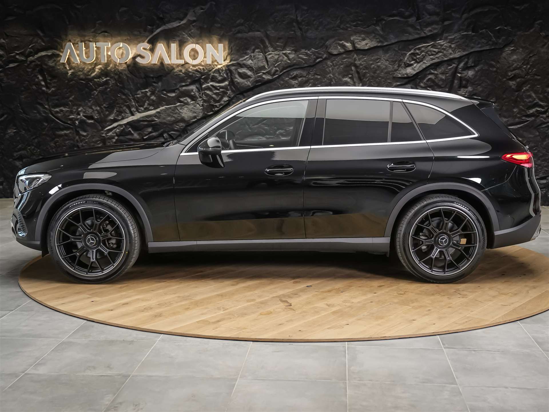 MERCEDES-BENZ GLC 200 Avantgarde 4matic *21" Felgen*Abstandsregler*Rückfahrkamera**-showroom-element-2