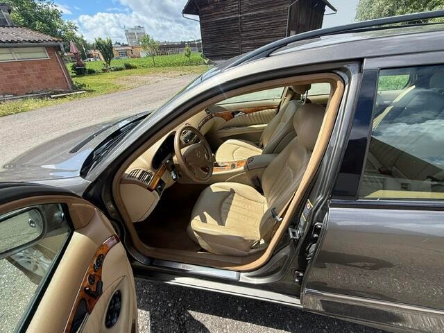 MERCEDES-BENZ E 280 Avantgarde 4Matic Automatic-image-7