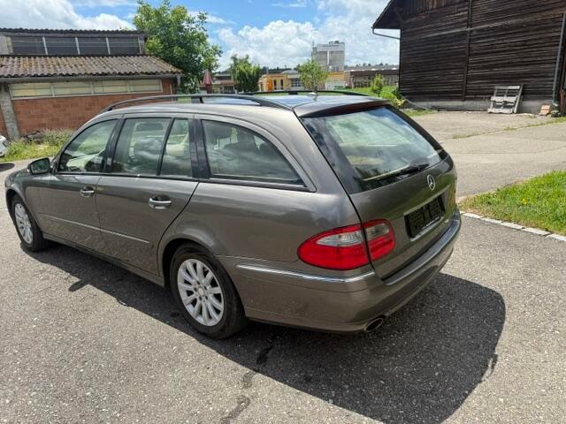 MERCEDES-BENZ E 280 Avantgarde 4Matic Automatic-image-3