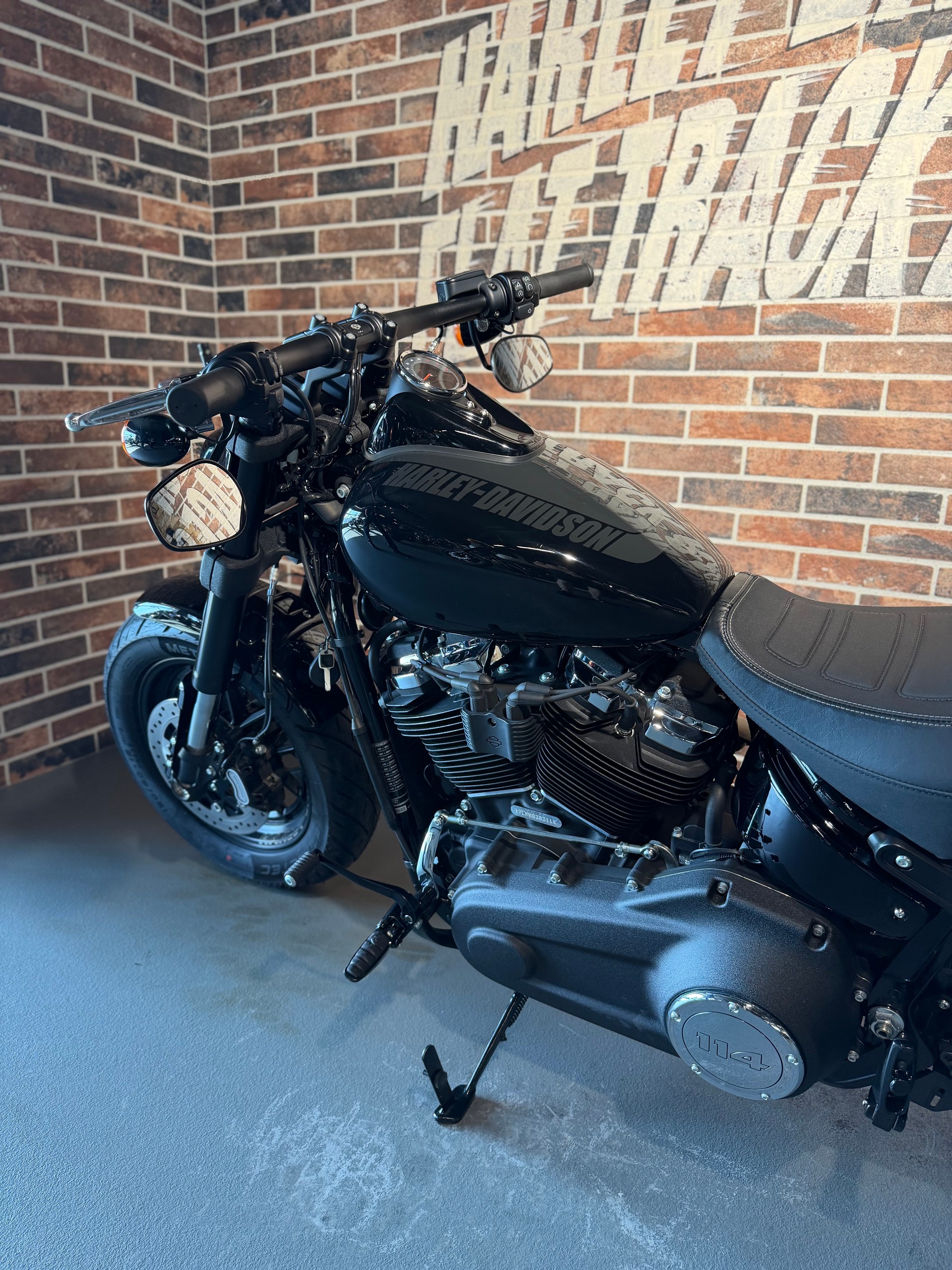 HARLEY-DAVIDSON FXFBS Fat Bob 114-showroom-element-1