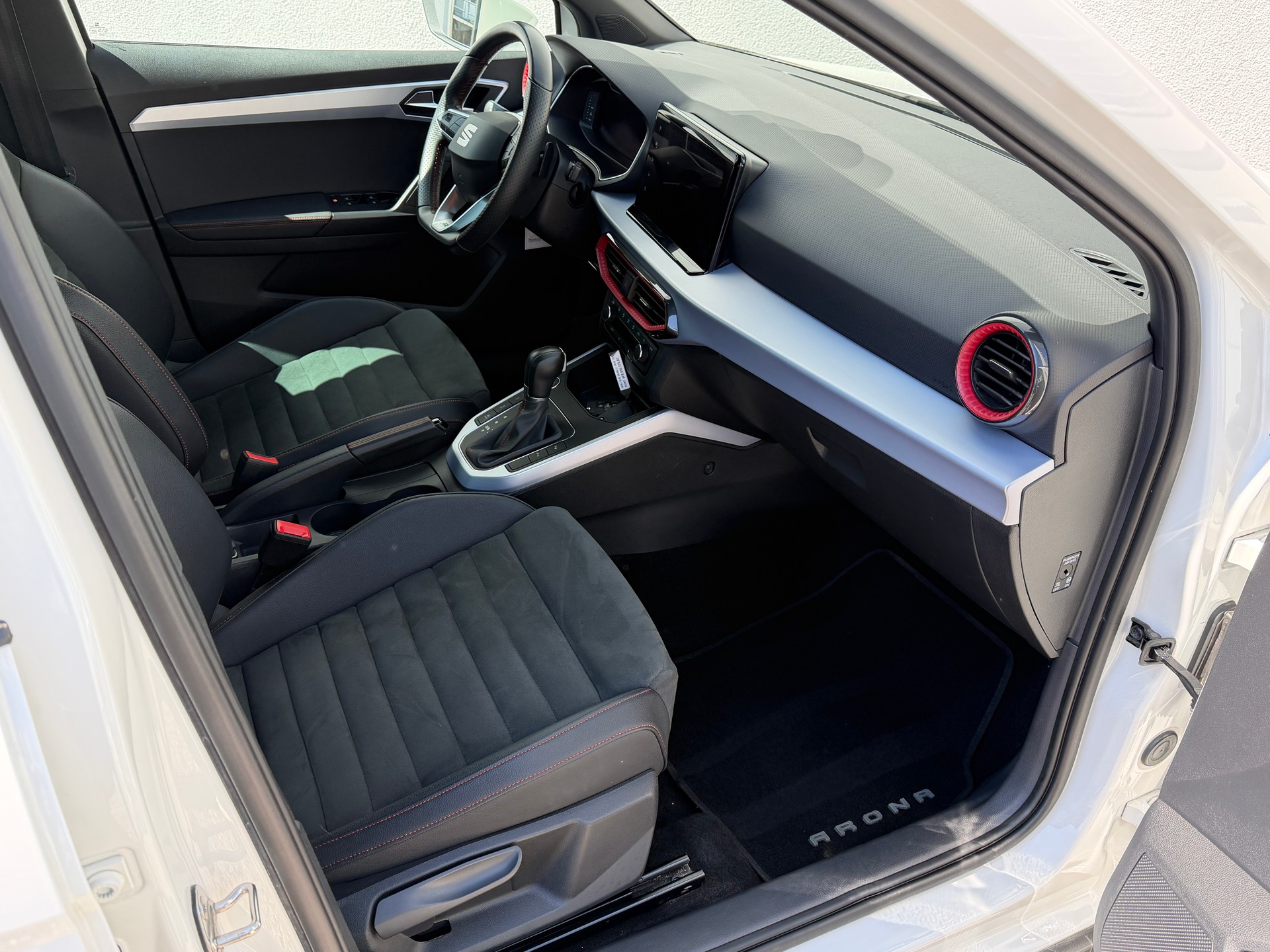 SEAT Arona 1.5 Eco TSI FR DSG-image-11