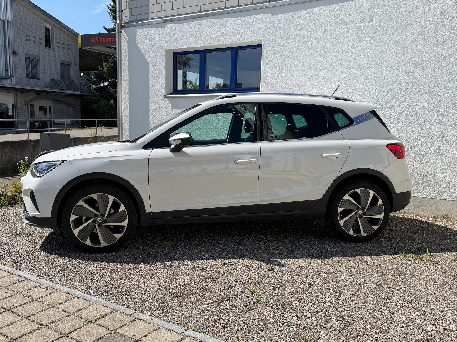 SEAT Arona 1.5 Eco TSI FR DSG-image-5