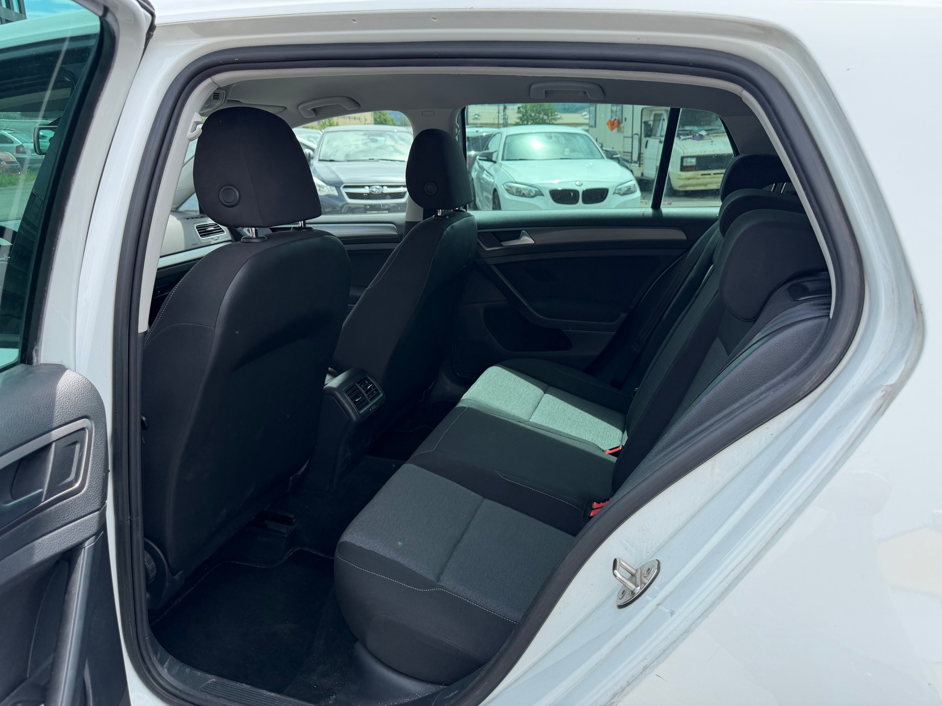 VW GOLF-image-9