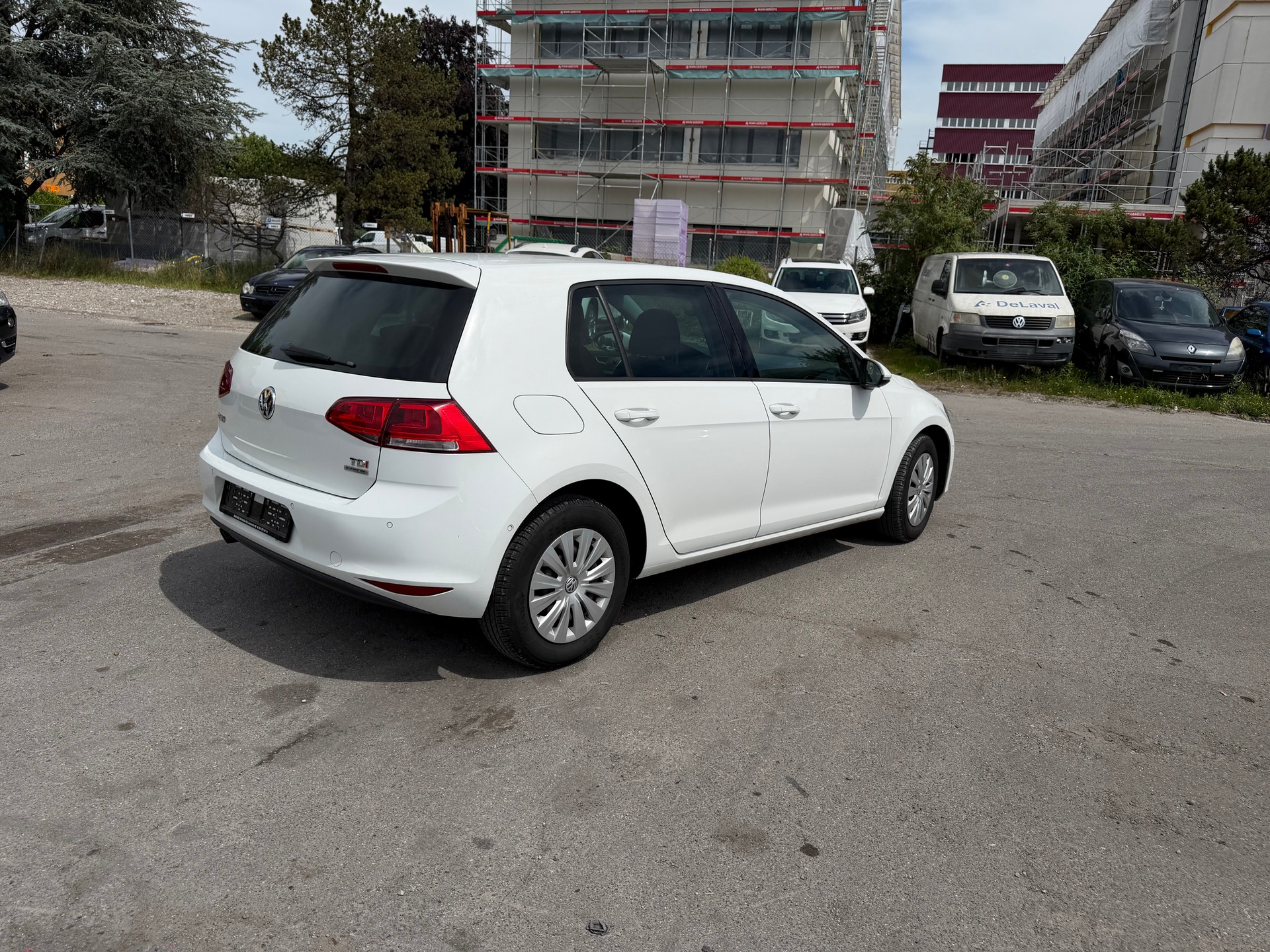 VW GOLF-image-8
