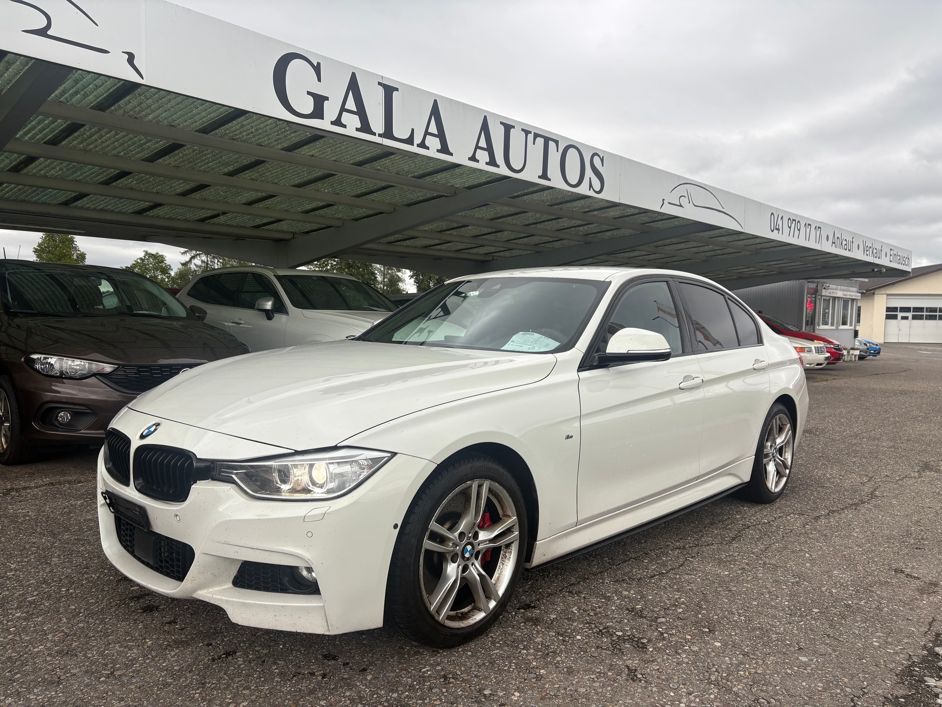 BMW 330d xDrive Modern Line Steptronic-image-0
