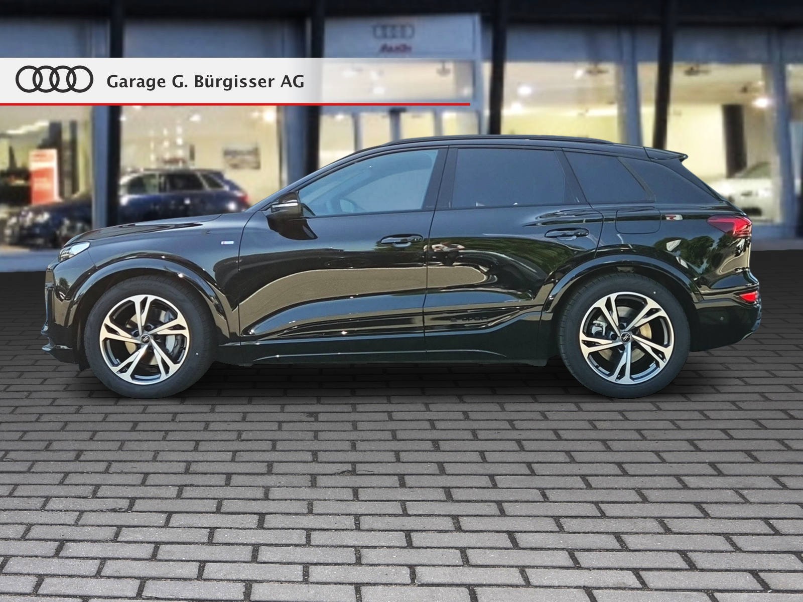 AUDI Q6 e-tron quattro Mythosschwarz Metallic-image-2