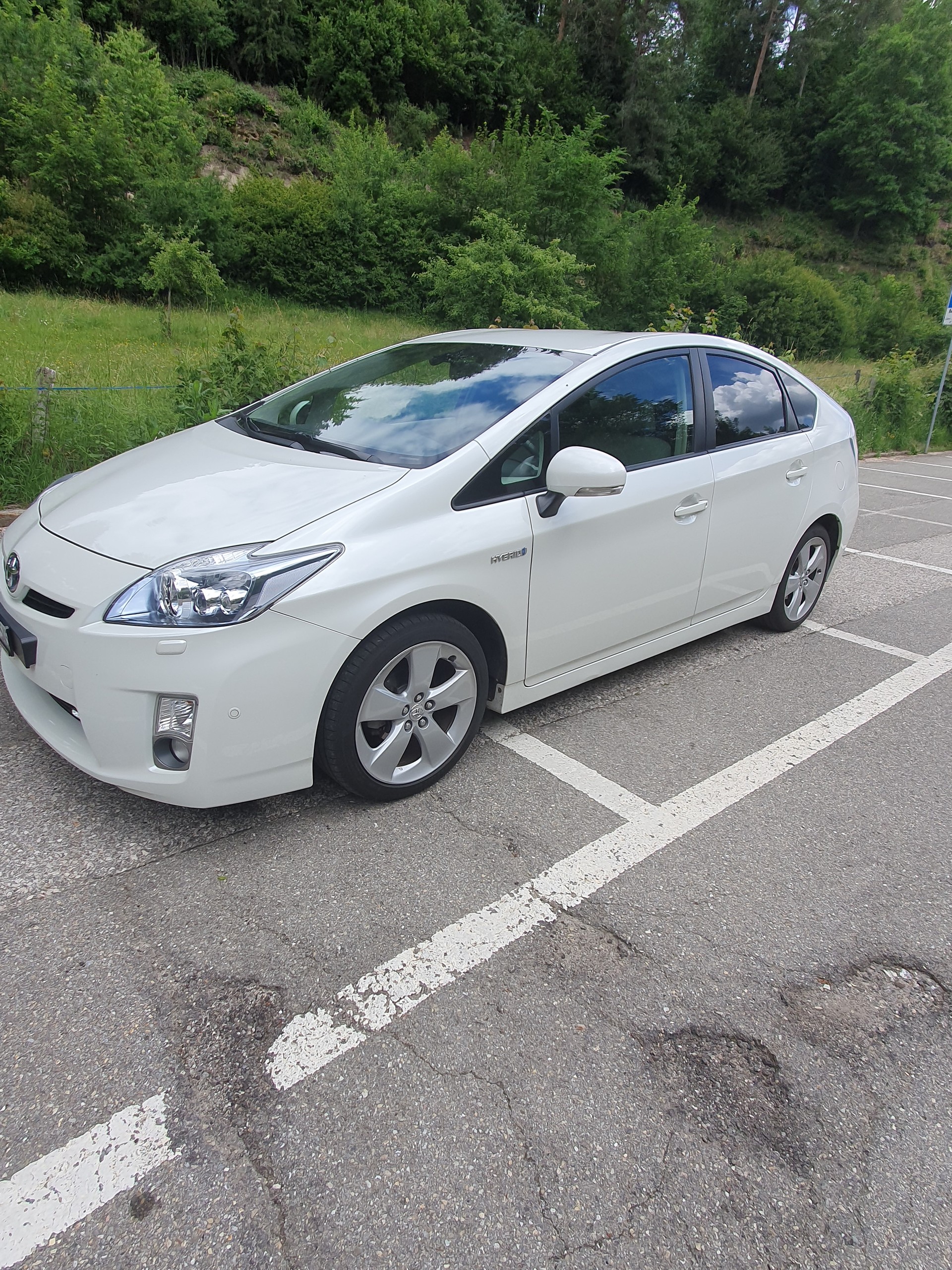 TOYOTA 1.8 VVTi HSD Sol-image-0