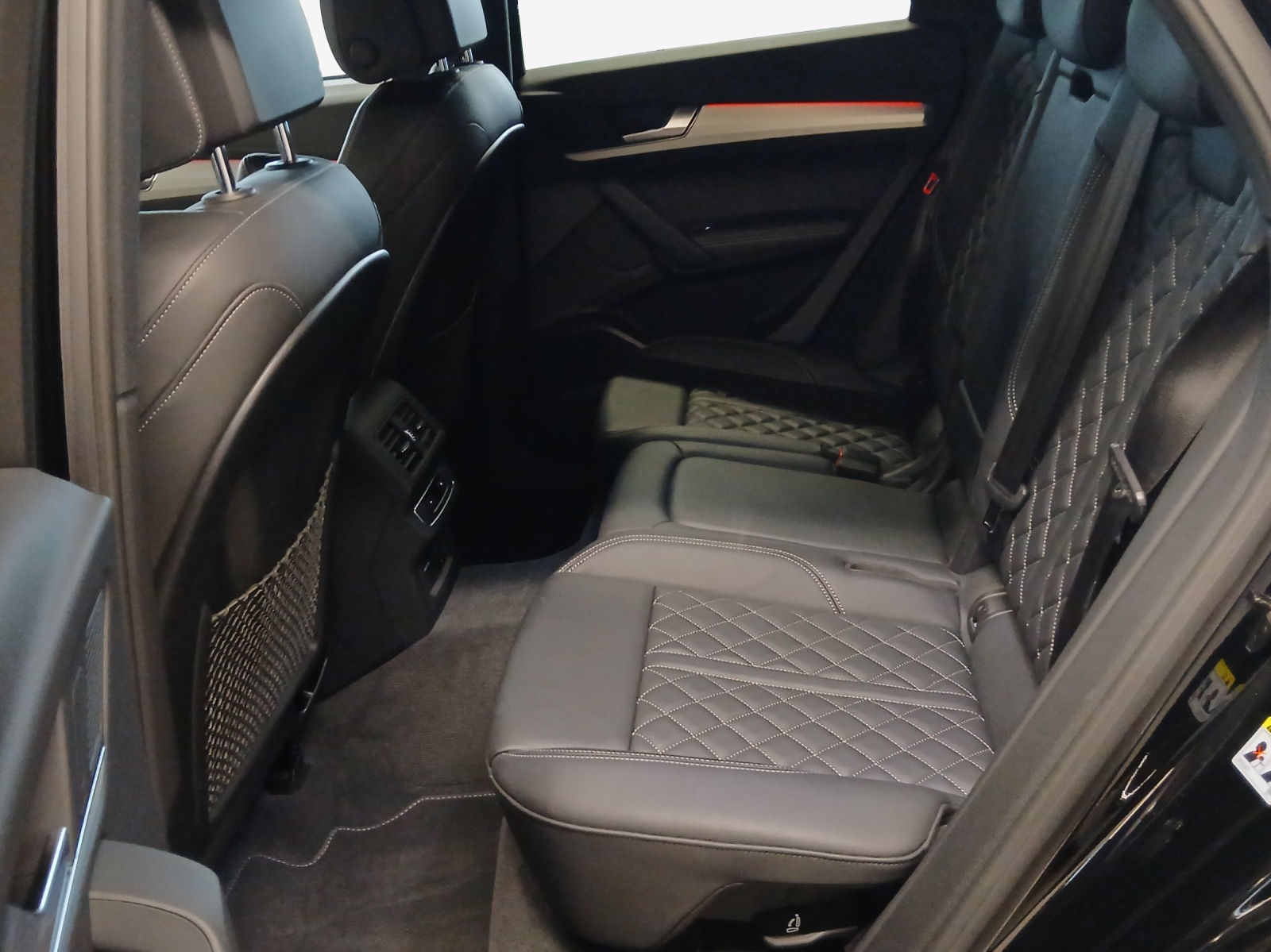 AUDI Q5 45 TFSI Black Edition quattro S-tronic-image-11