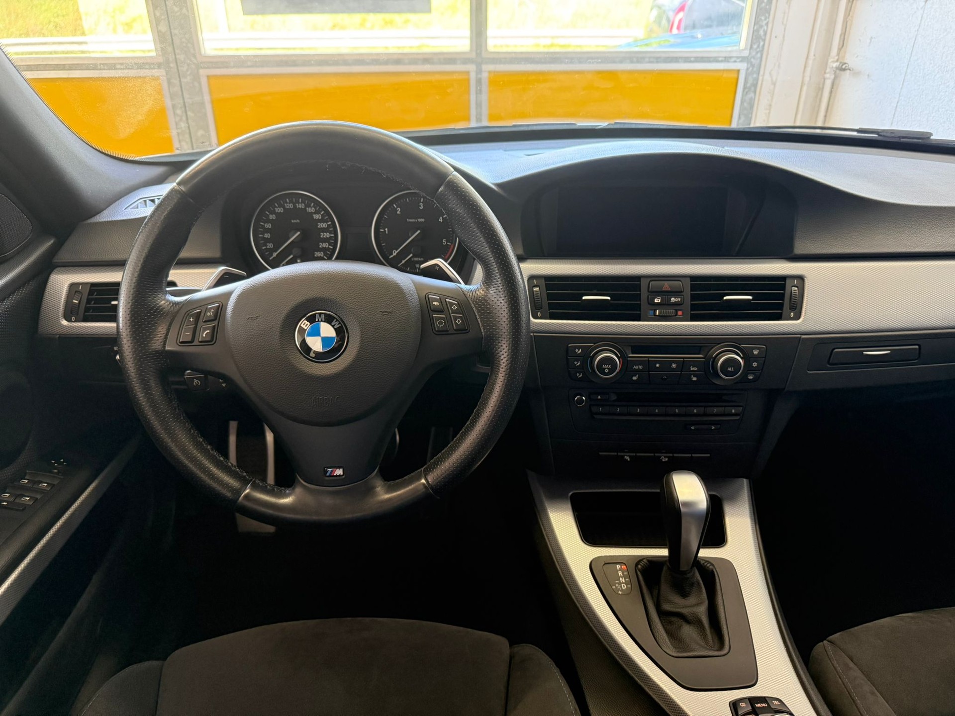 BMW 330d xDrive Touring Steptronic-image-9