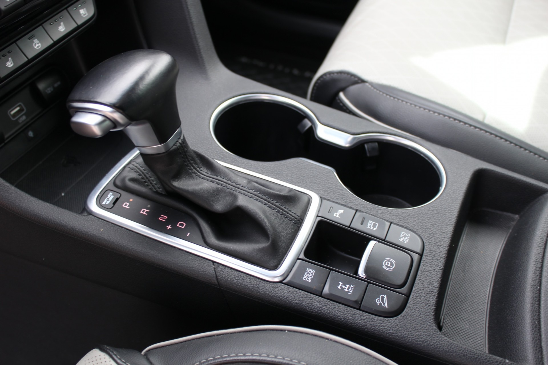 KIA Sportage 2.0 CRDi MHEV Style GT-Line-image-8