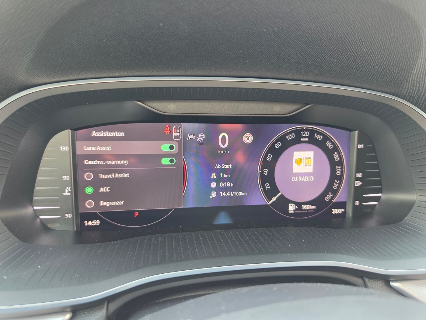 SKODA Octavia Combi 2.0 TDI DSG Selection-image-13