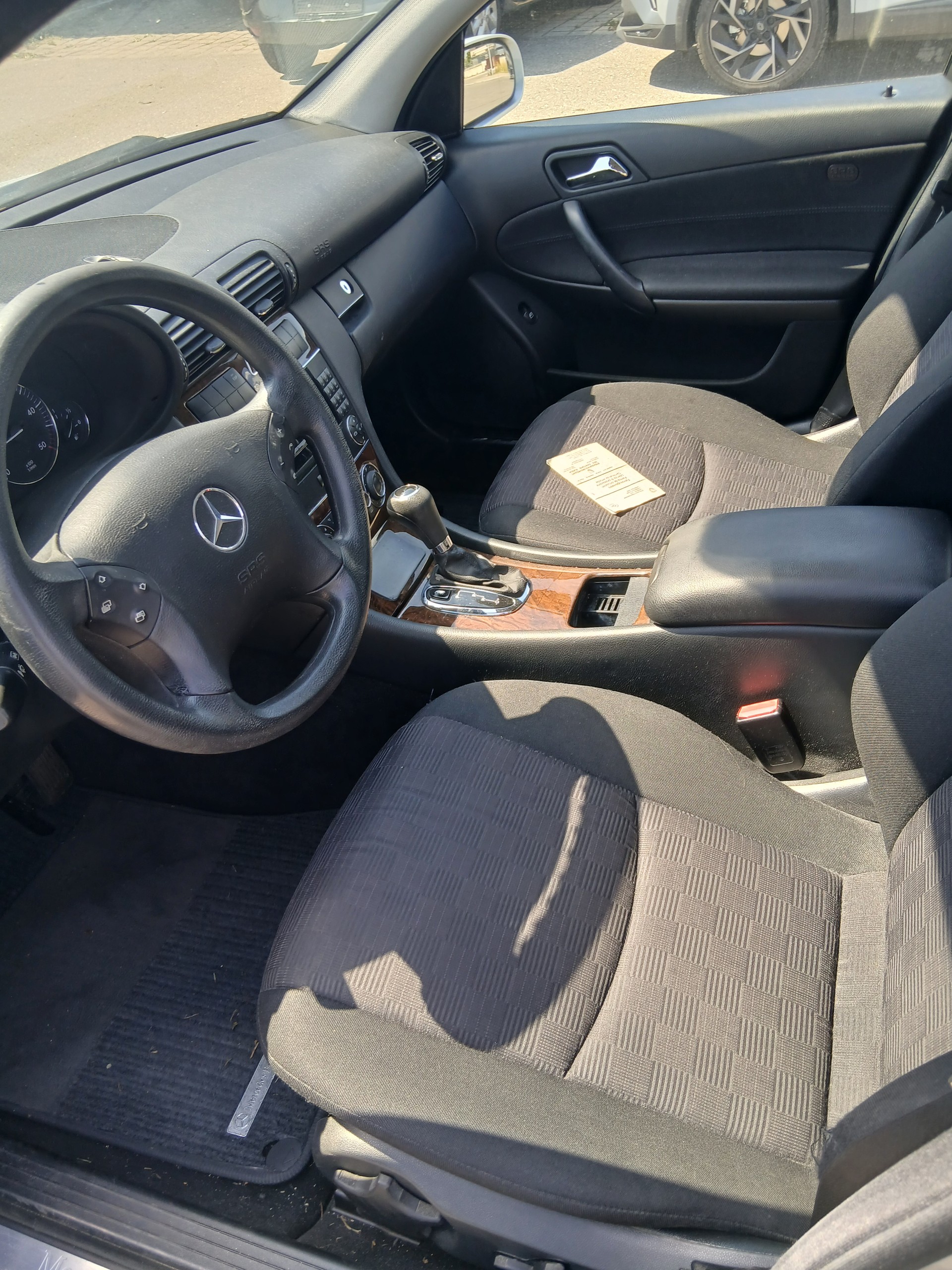 MERCEDES-BENZ C 200 CDI-image-7
