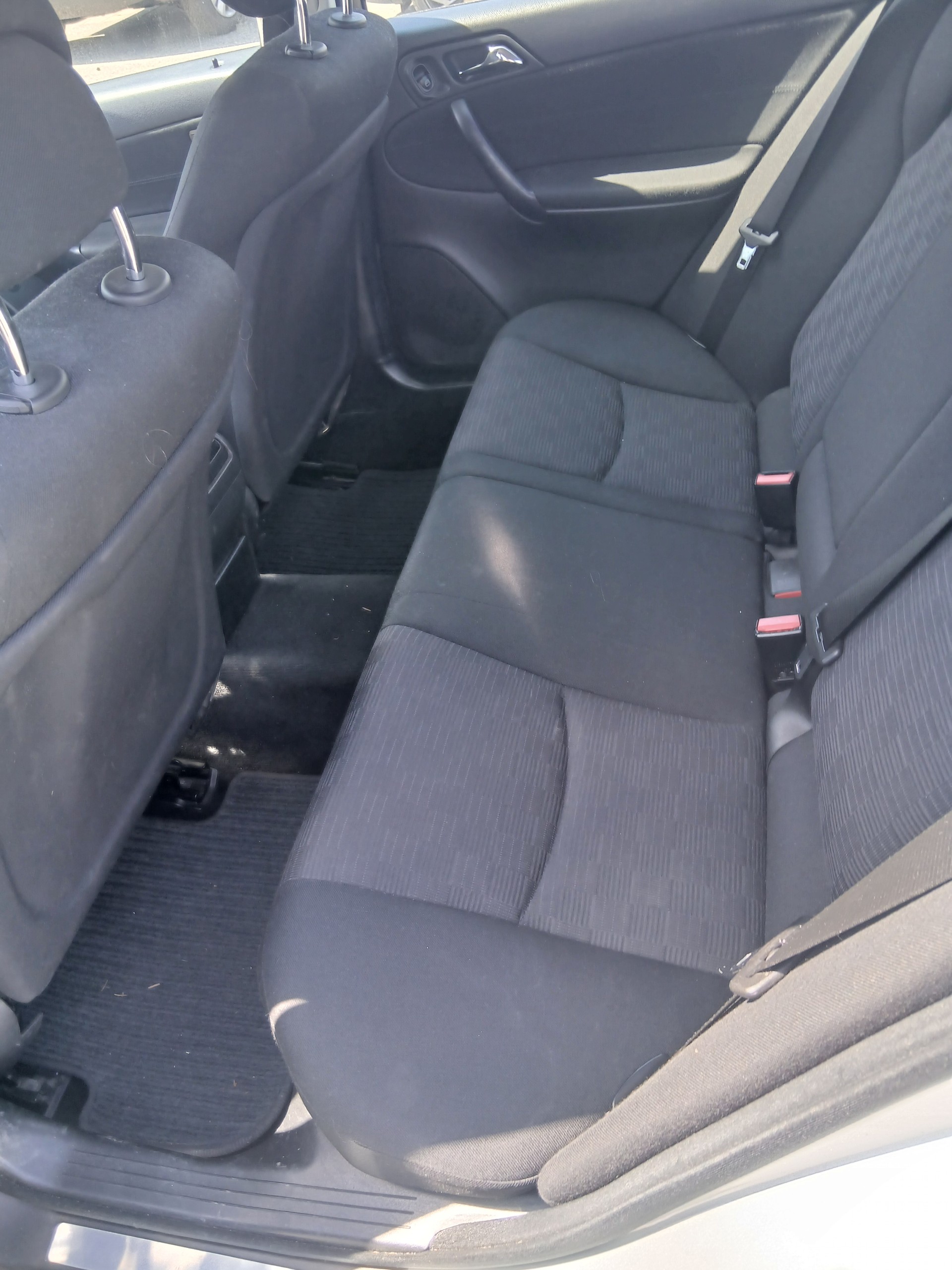 MERCEDES-BENZ C 200 CDI-image-8