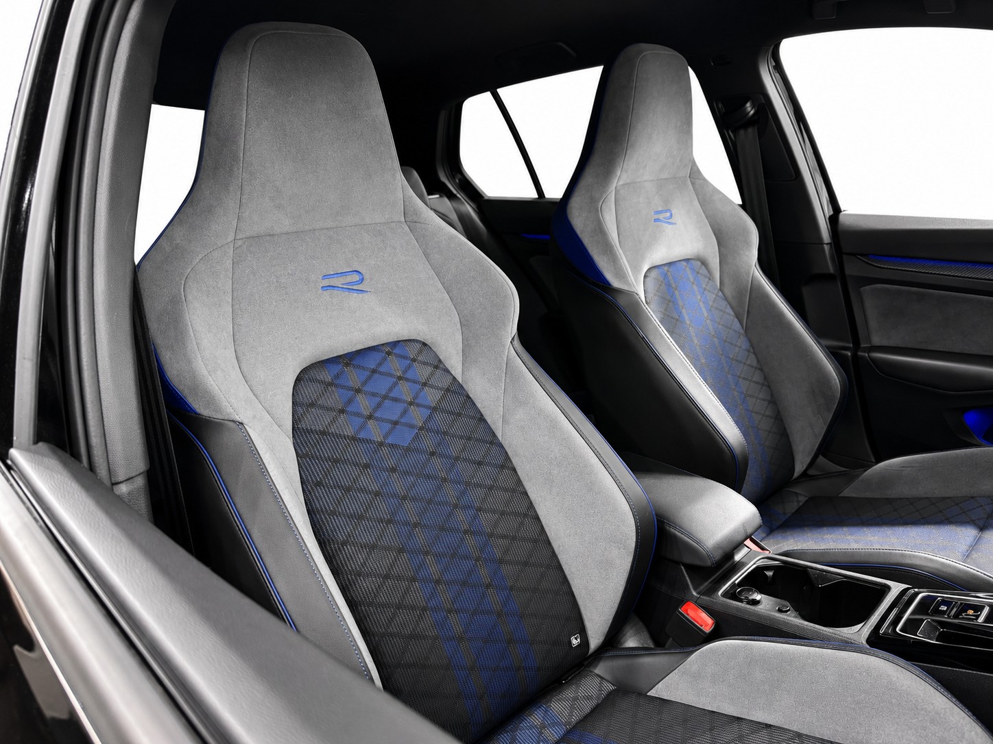 VW Golf 2.0 TSI R DSG 4Motion-image-11