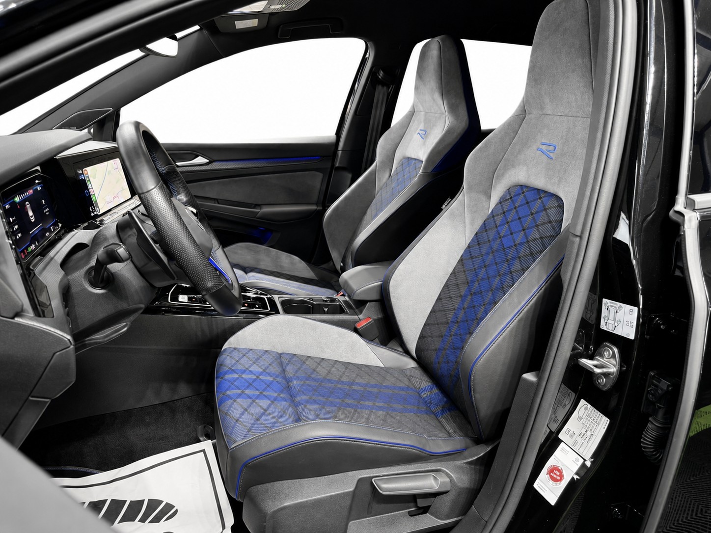 VW Golf 2.0 TSI R DSG 4Motion-image-10