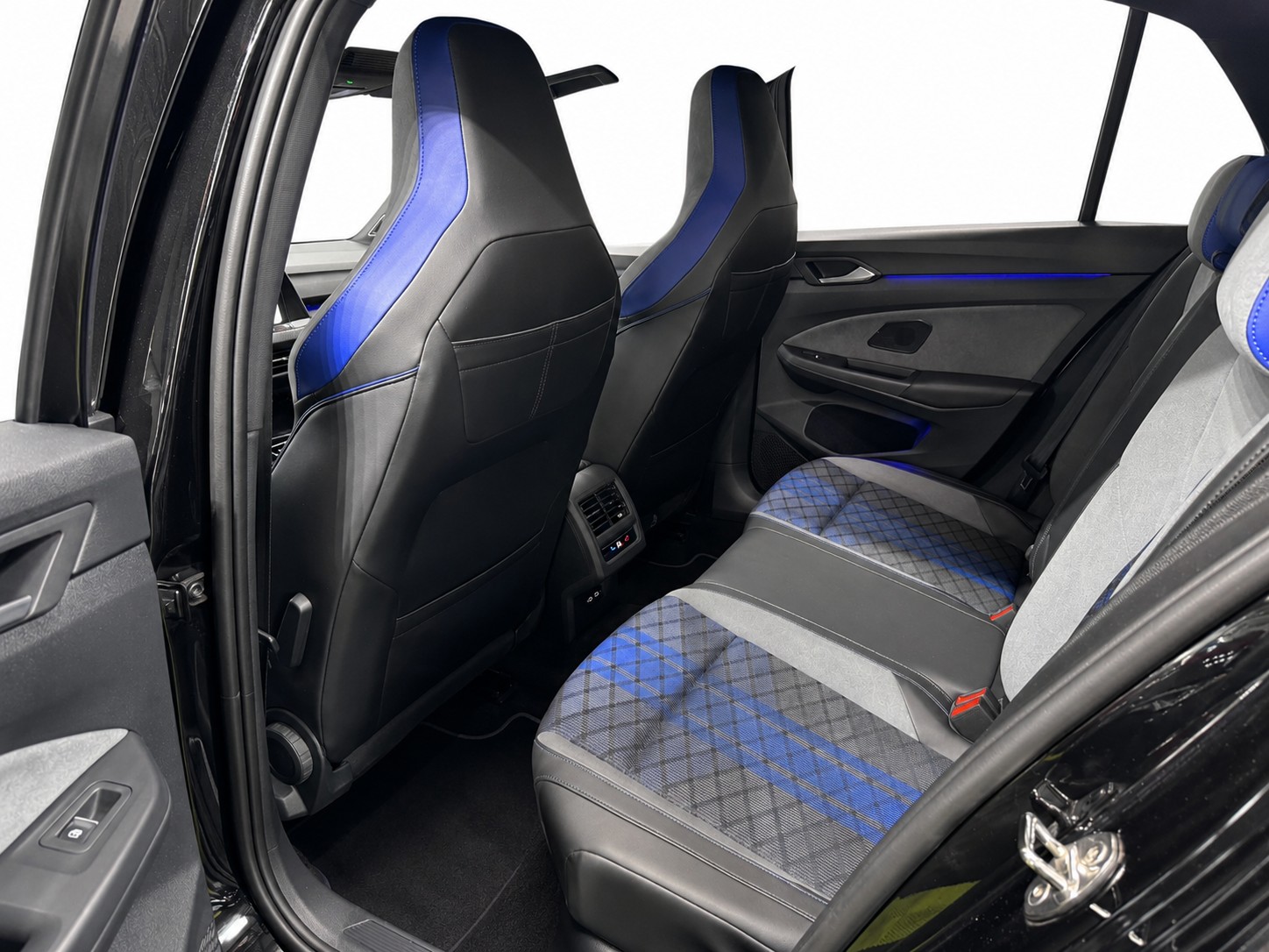 VW Golf 2.0 TSI R DSG 4Motion-image-12