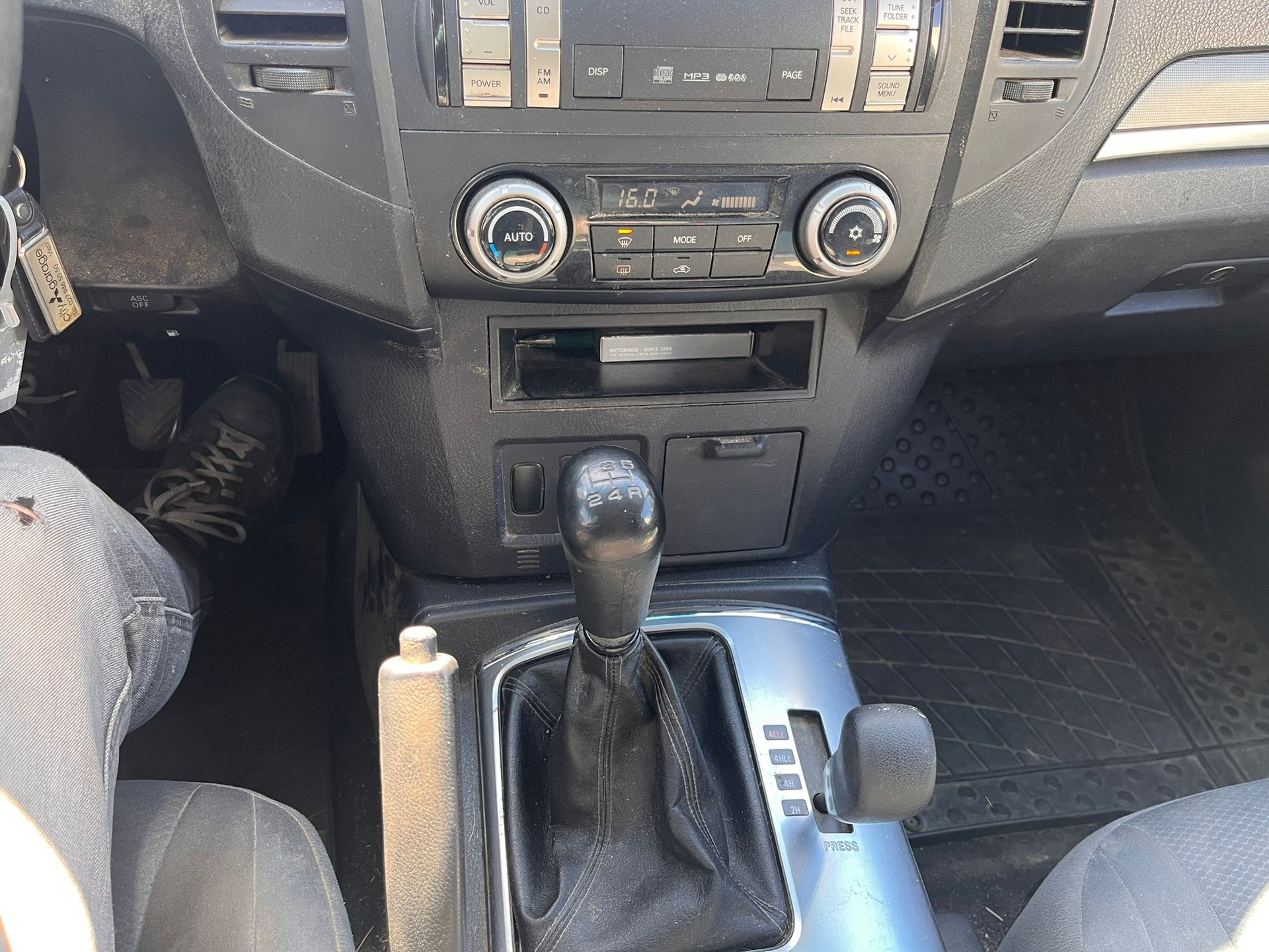 MITSUBISHI Pajero 3.2 DI-D Swiss Professional-image-8