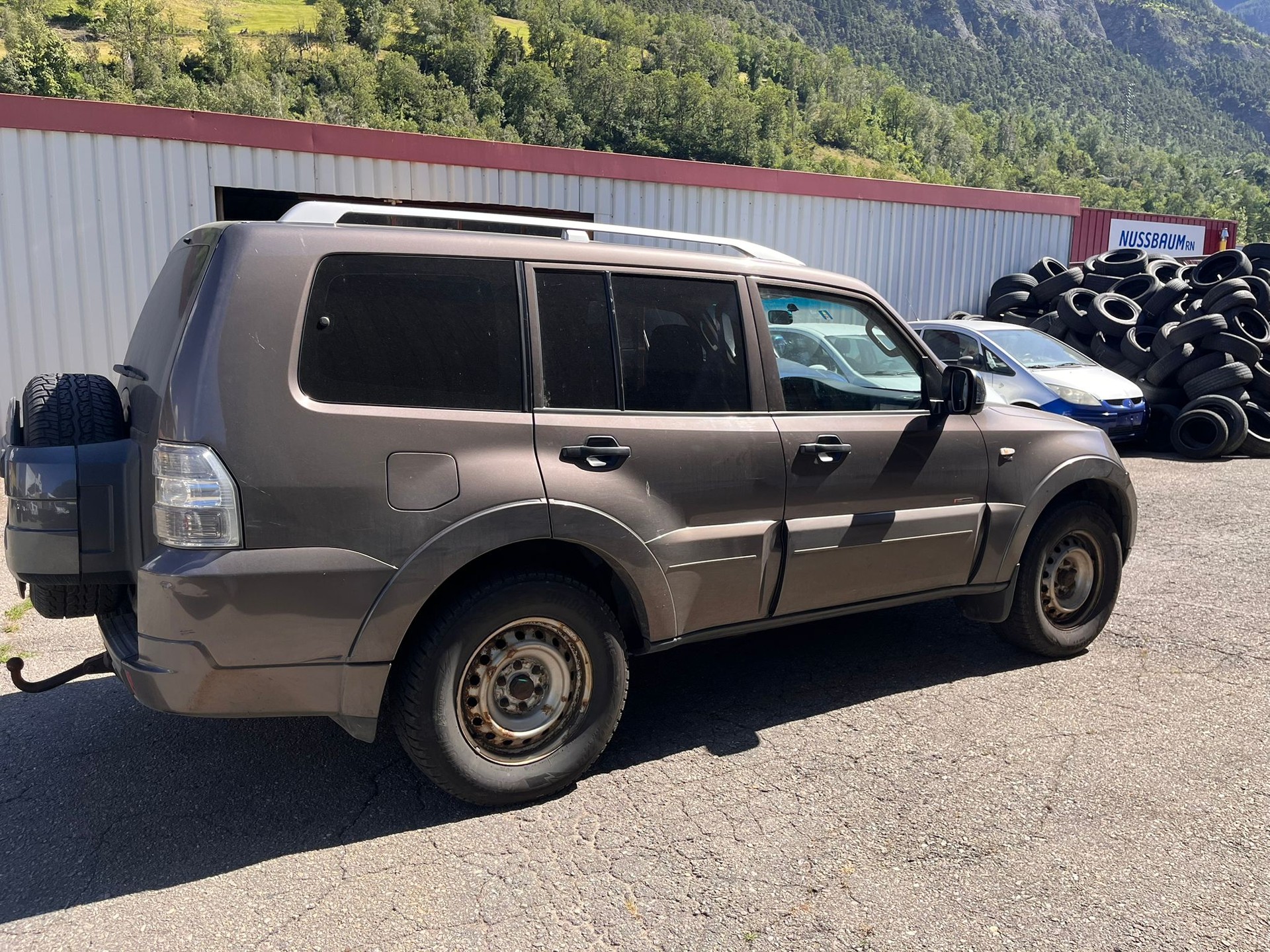 MITSUBISHI Pajero 3.2 DI-D Swiss Professional-image-2