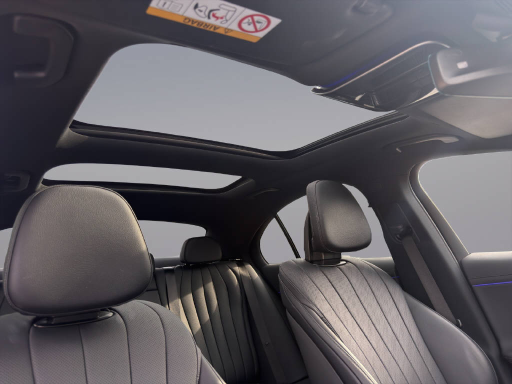 MERCEDES-BENZ E 220 d AMG Line 4matic-image-15