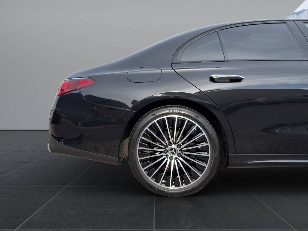 MERCEDES-BENZ E 220 d AMG Line 4matic-image-16