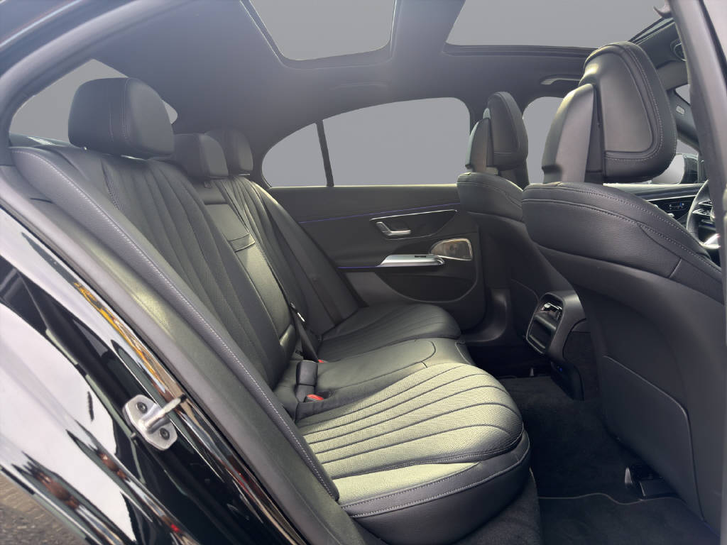 MERCEDES-BENZ E 220 d AMG Line 4matic-image-13