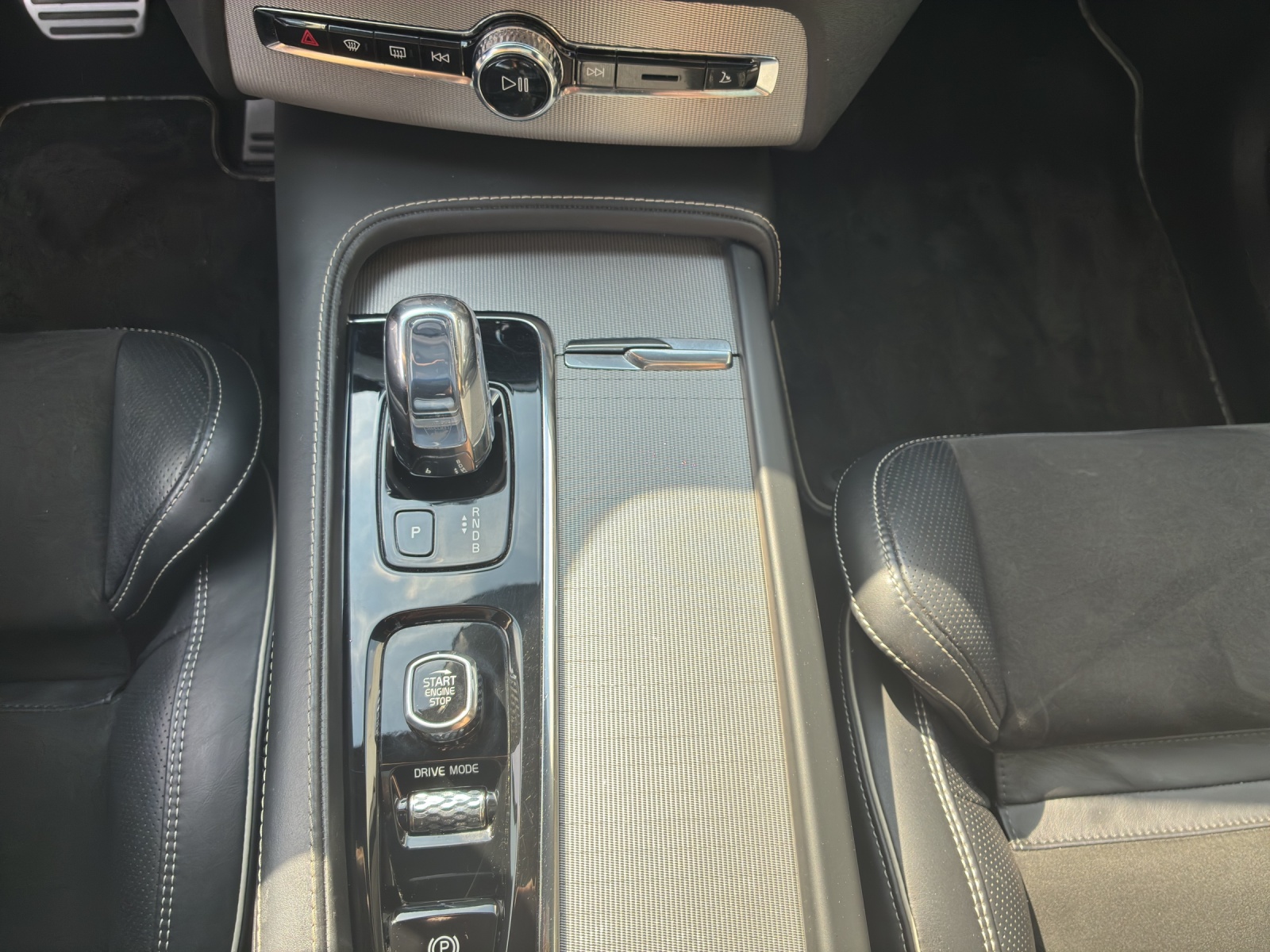 VOLVO XC90 2.0 T8 TE R-Design 7P. AWD-image-17