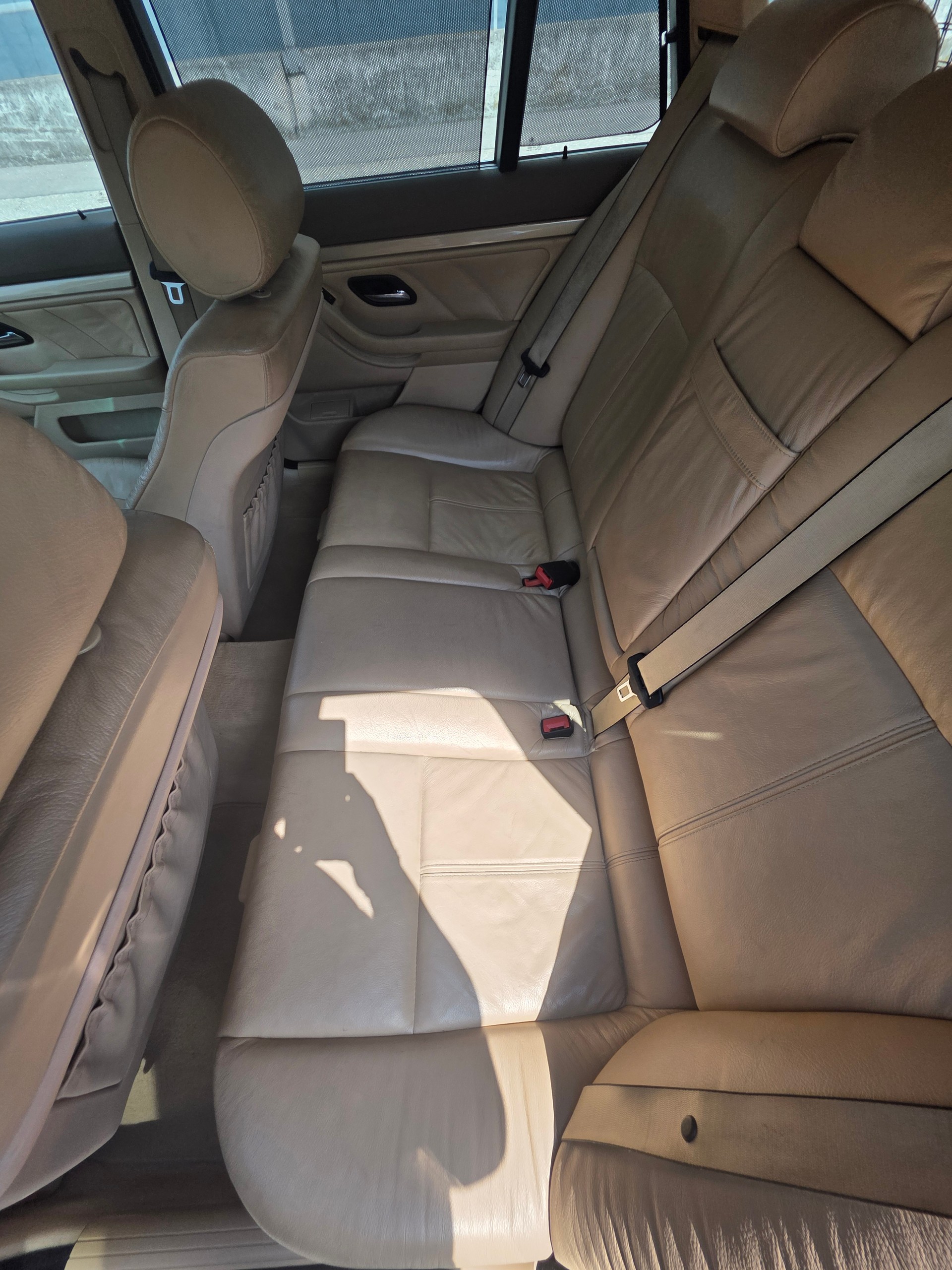 BMW 530i Touring-image-7