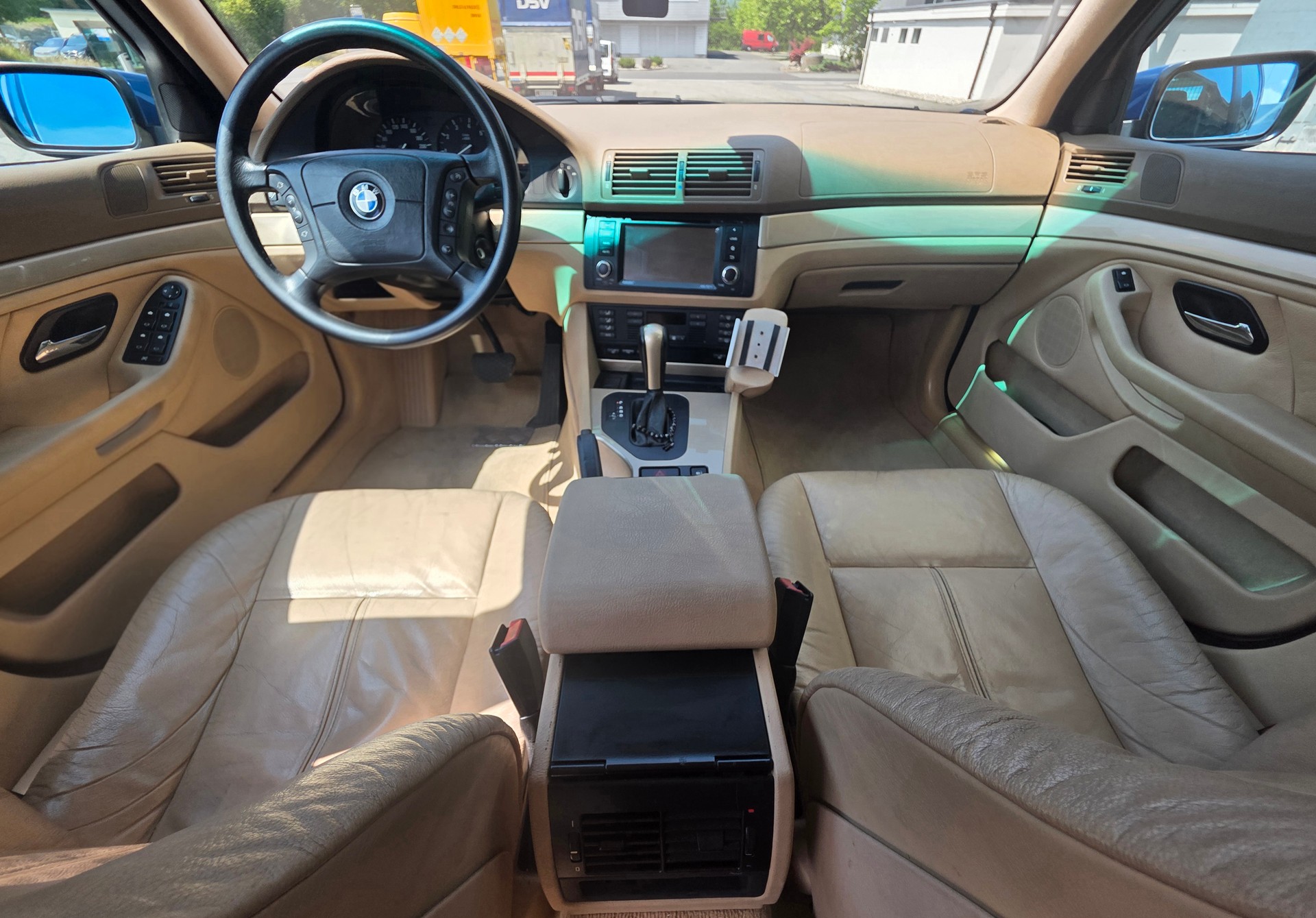 BMW 530i Touring-image-6