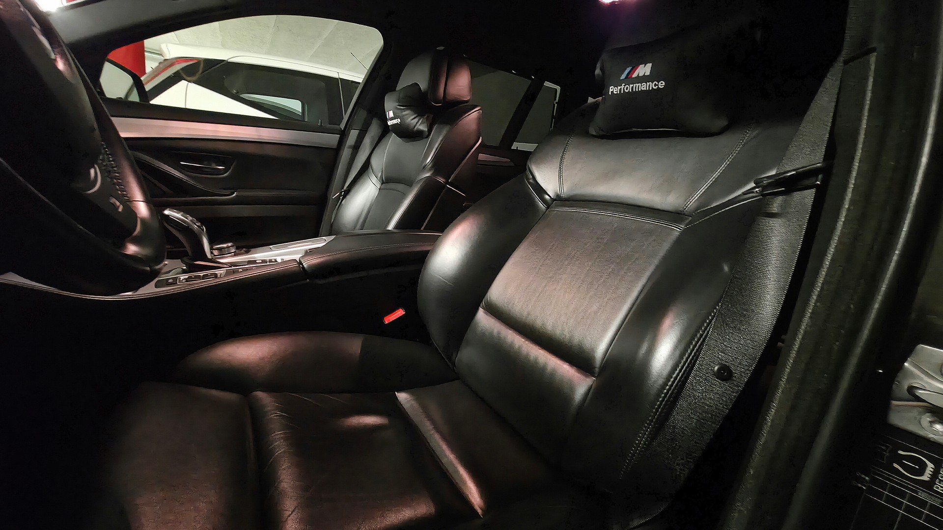 BMW M550d xDrive-image-4