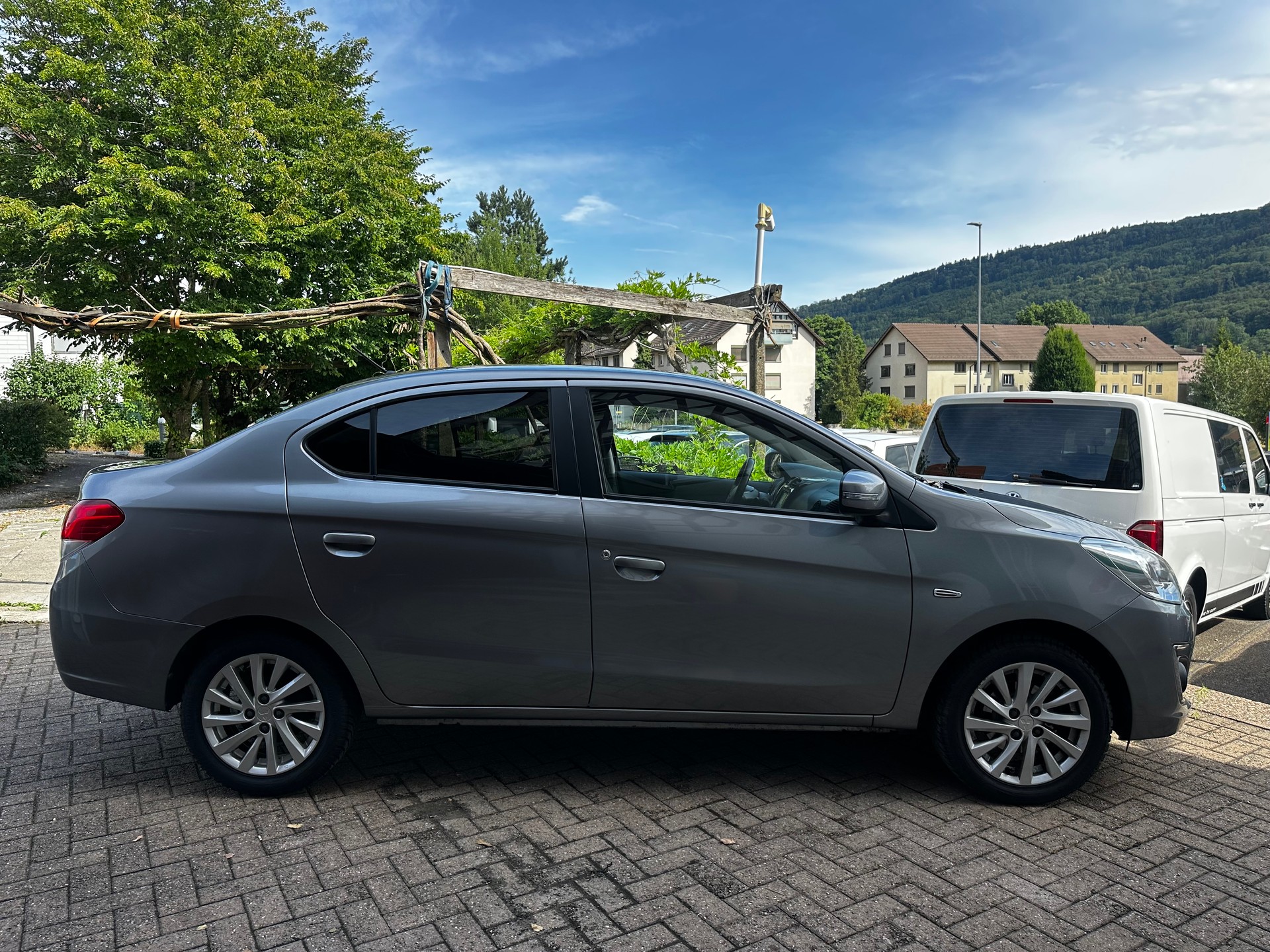 MITSUBISHI Attrage 1.2 Intense-image-4