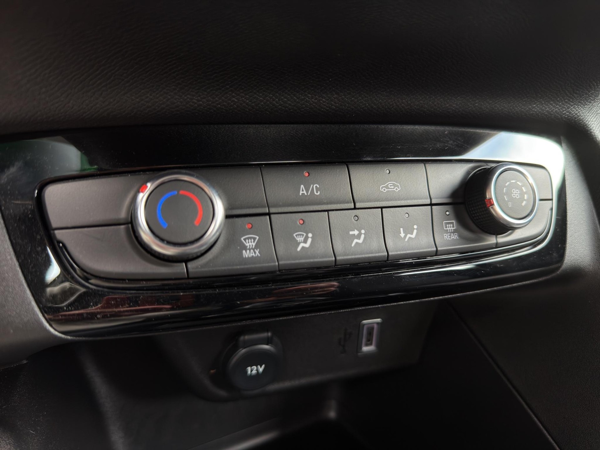 OPEL Corsa 1.2 T Hybrid Edition-image-12