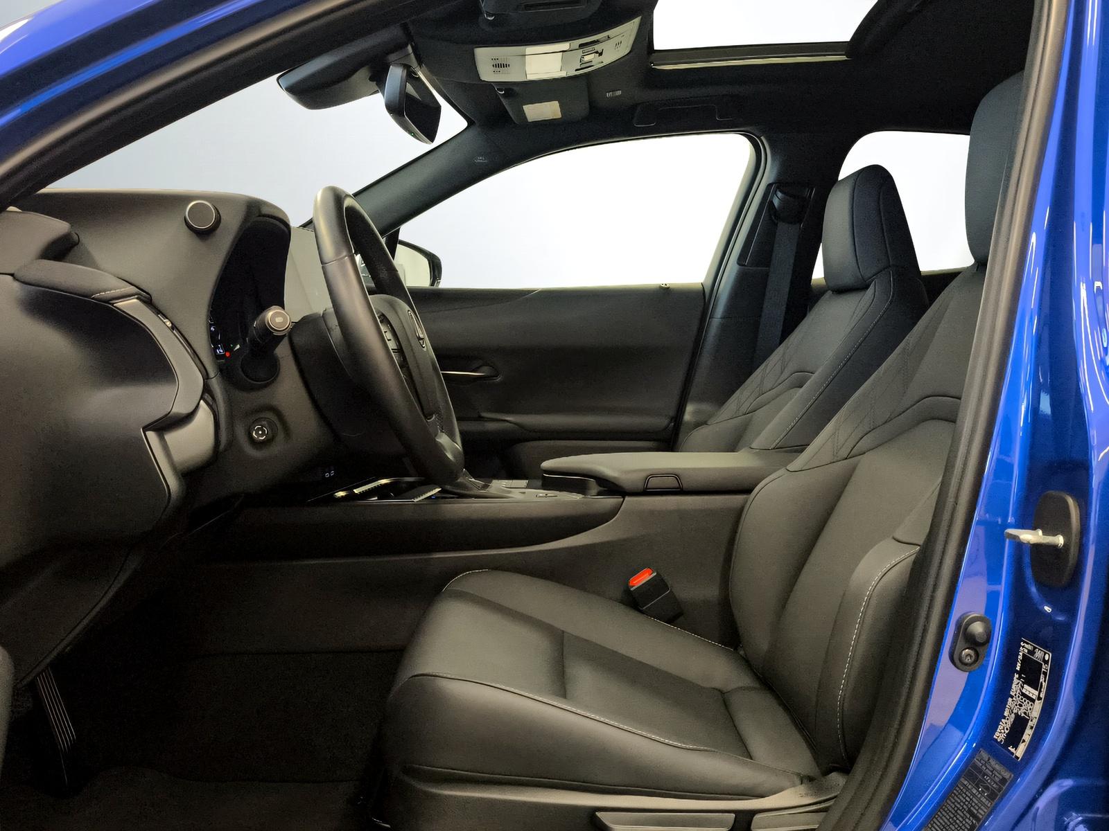 LEXUS UX 250h F-Line-image-2