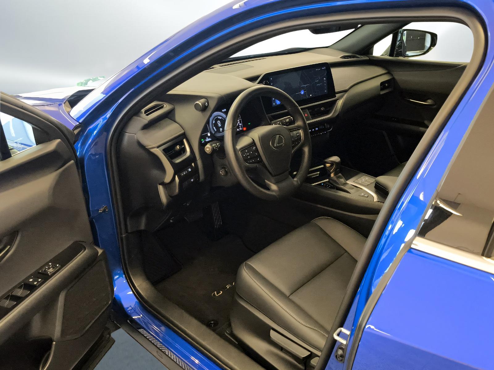 LEXUS UX 250h F-Line-image-13