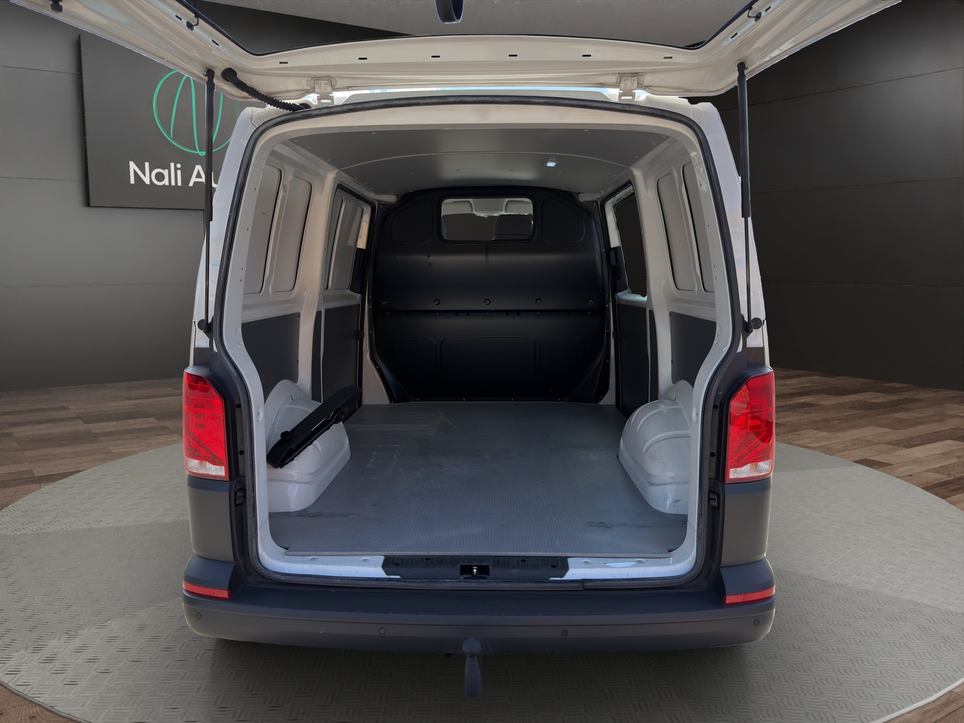 VW T6.1 2.0 TDI 4Motion DSG-image-16